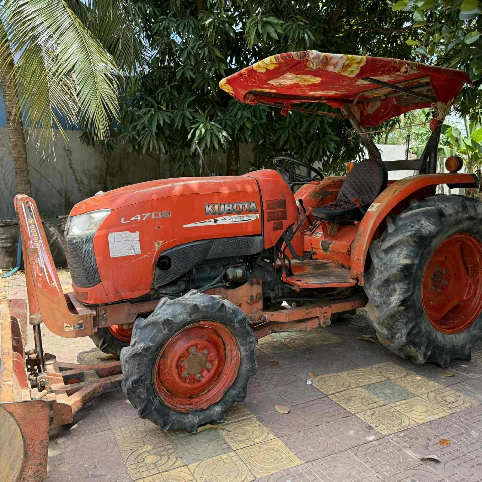 Tractor Farmer Logo