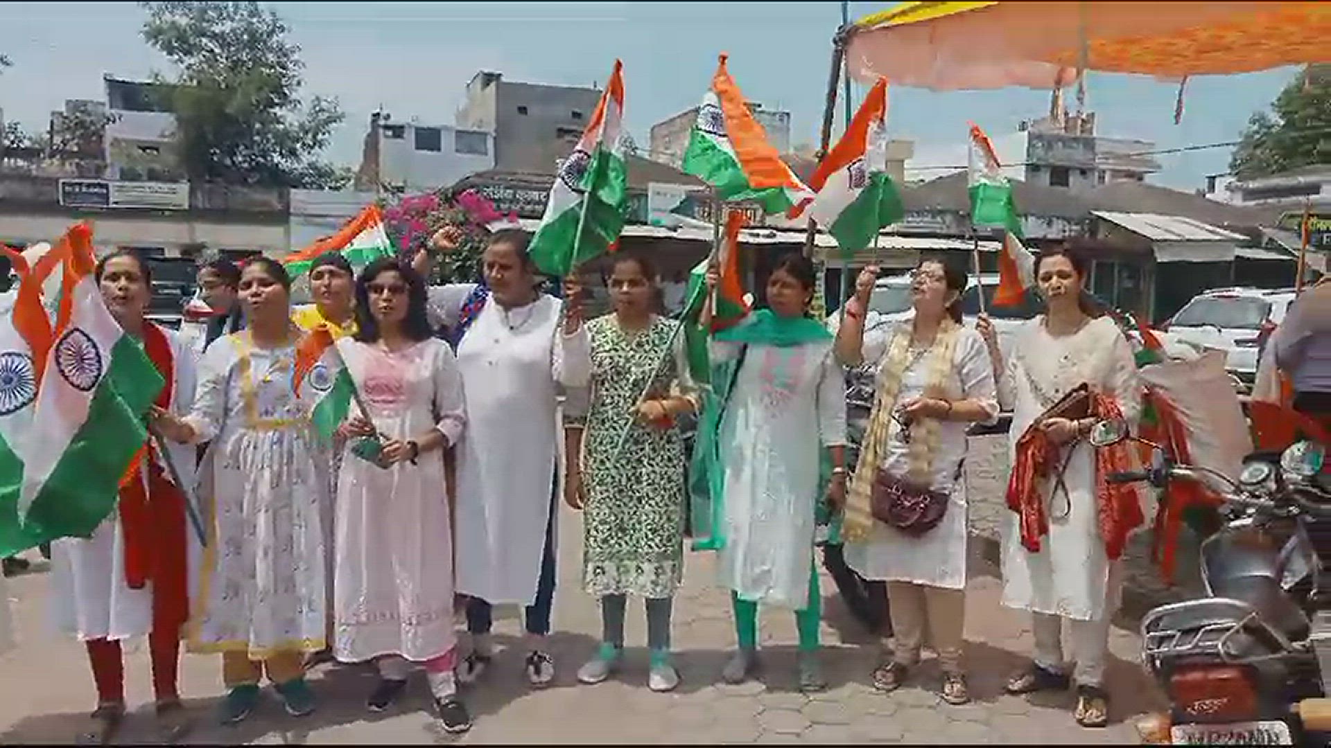'Video thumbnail for Jabalpur News : मध्यप्रदेश पटवारी संघ ने वेतनमान एवं अन्य समस्याओं को लेकर निकाला तिरंगा यात्रा।'