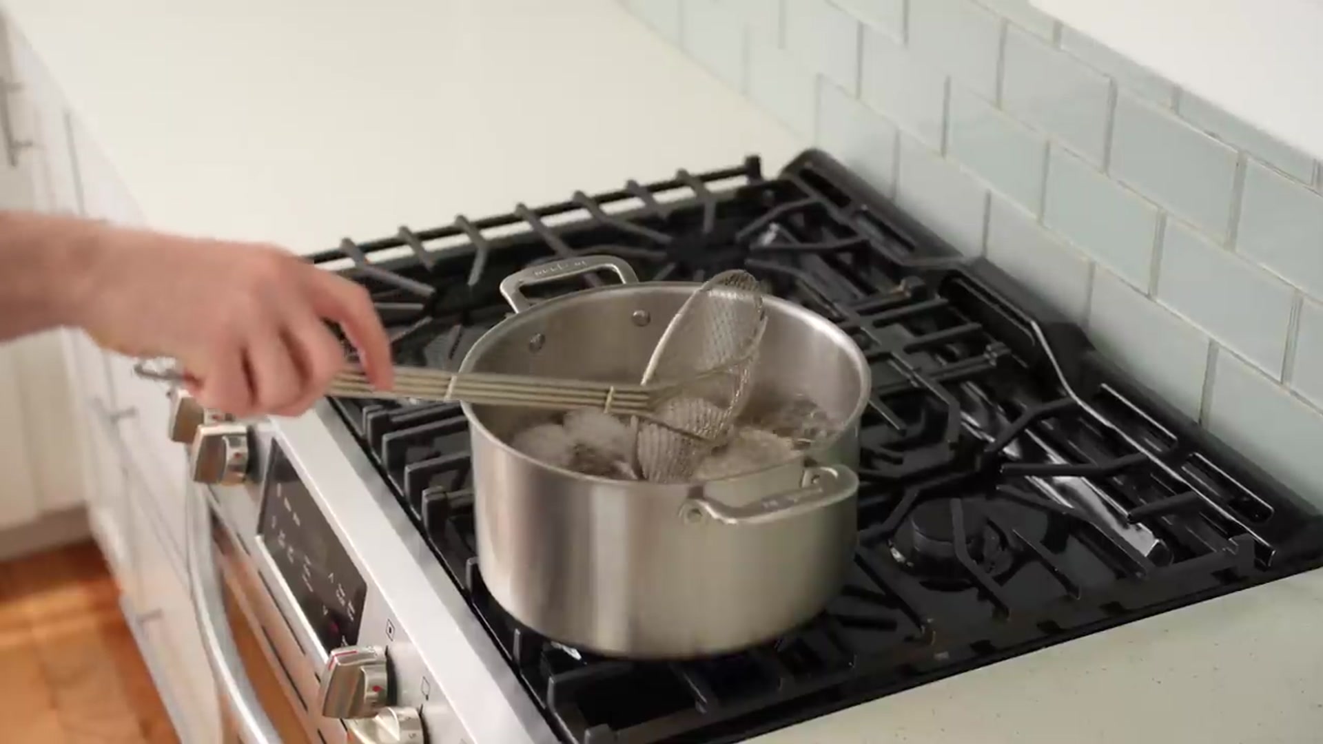 Video thumbnail for 3 Ways to Make the Best Egg Salad of Your Life(720P_HD)