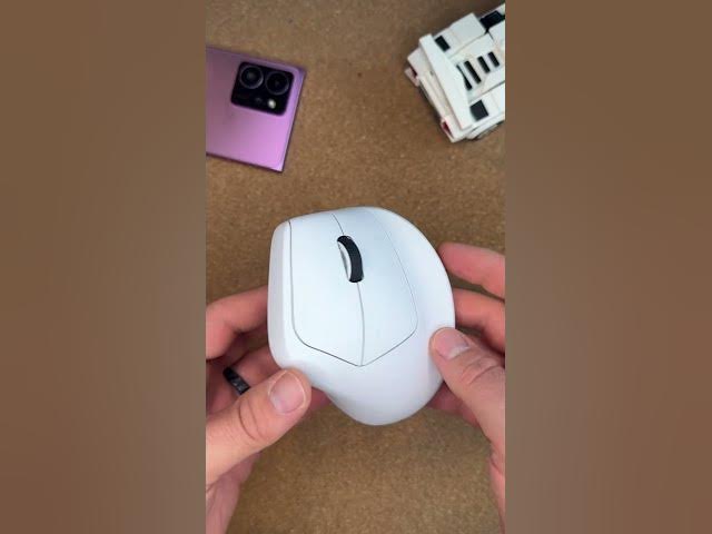 Video thumbnail for Unboxing the All-New @KeychronKeyboard  M5 Ergonomic Mouse