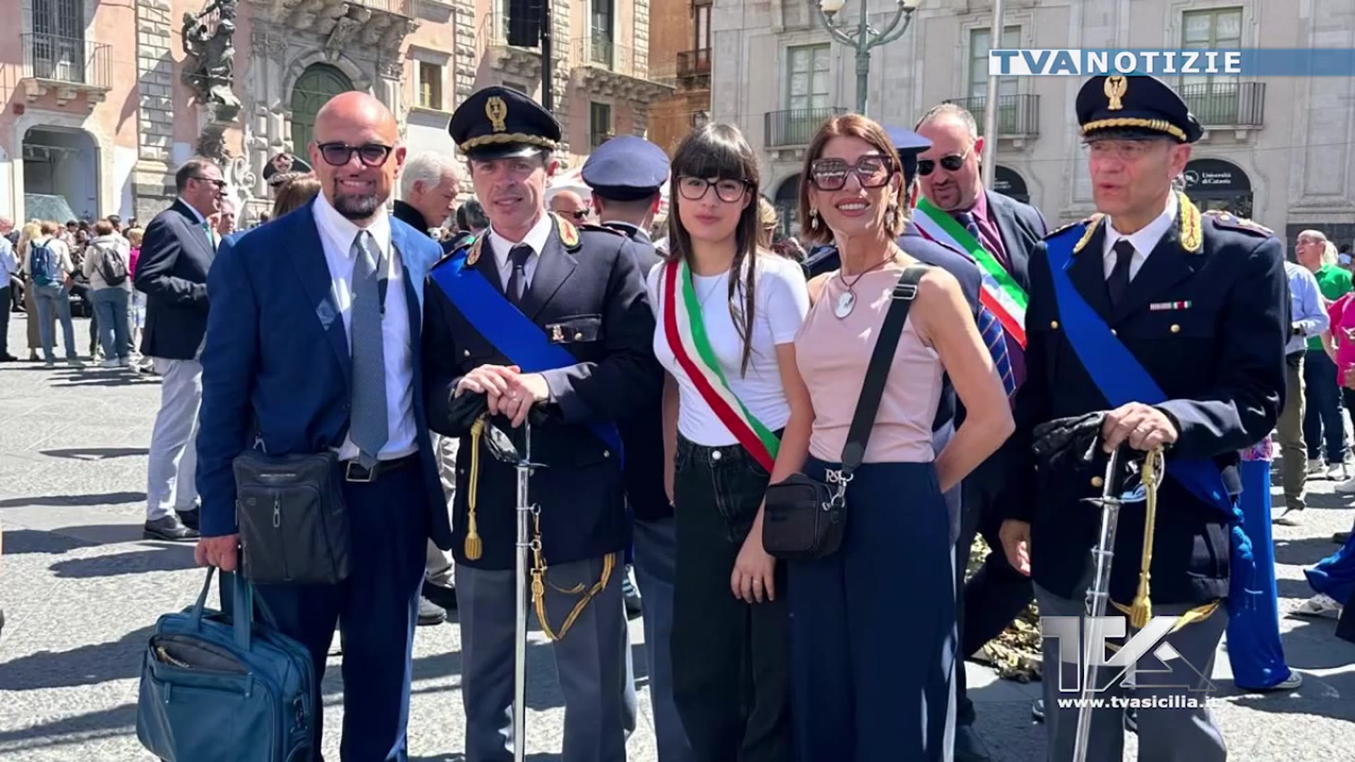'Video thumbnail for Catania. Folta presenza adranita in occasione della cerimonia della Festa della Repubblica'