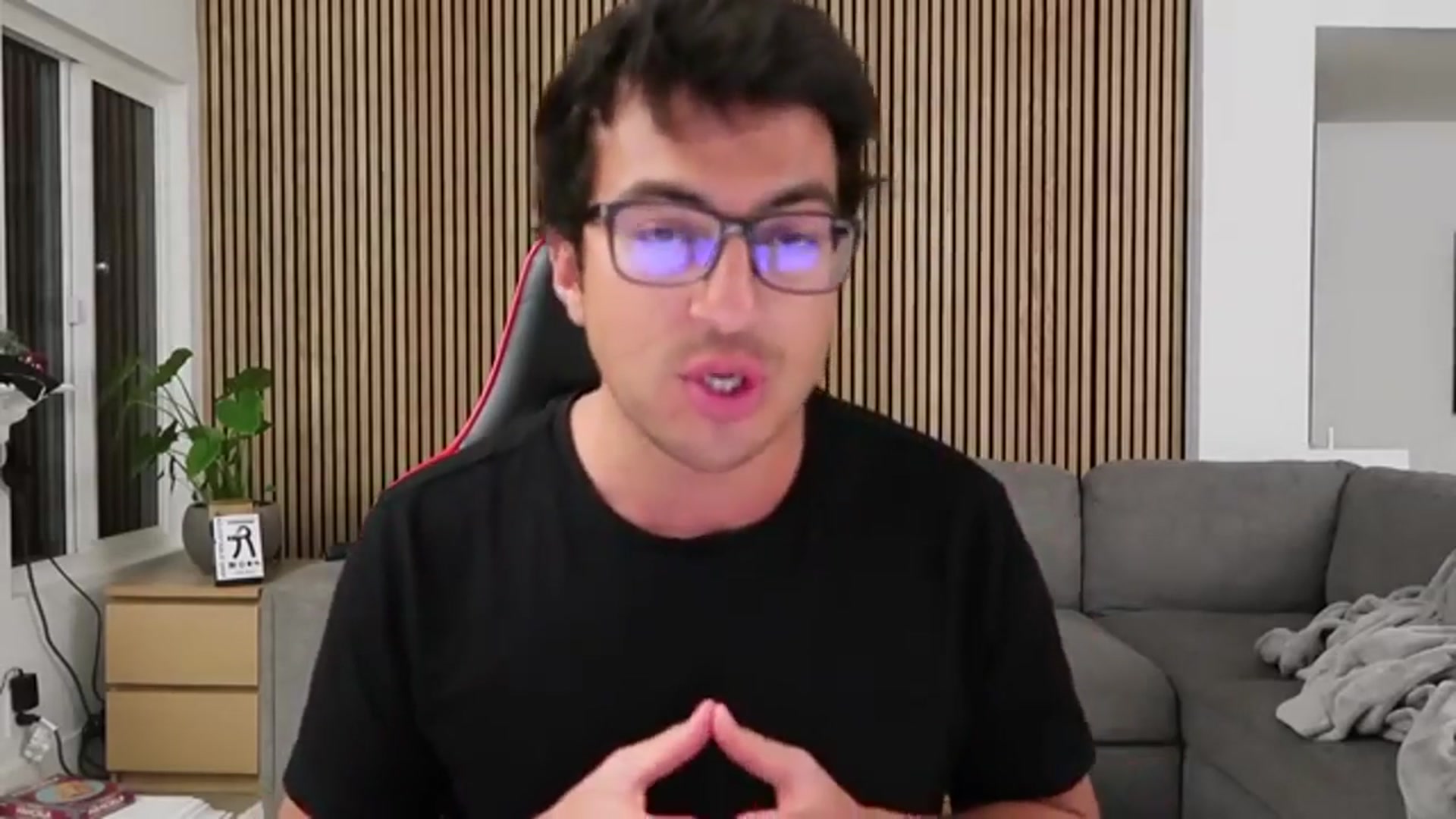 'Video thumbnail for I CAN'T BELIEVE WHAT JUST HAPPENED TO ROSIE O'DONNELL!'