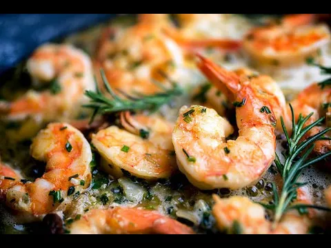 Video thumbnail for Easy Garlic Prawns Recipe in 10 Minutes: Quick & Flavorful Recipe