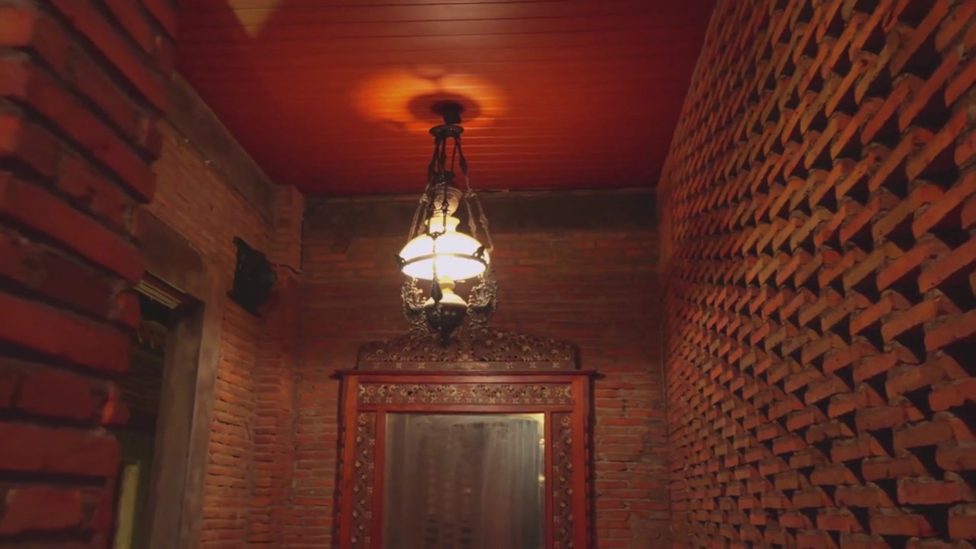 Video thumbnail for Transform Your Ceilings: Paneling