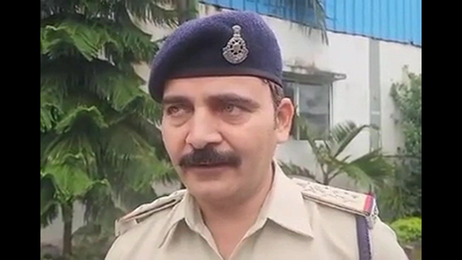 'Video thumbnail for Dhar News : पीथमपुर स्थित संयोग फार्मा कंपनी में लगी आग, 1 मजूदर की मौत , अन्य मजूदर भी झुलसे '