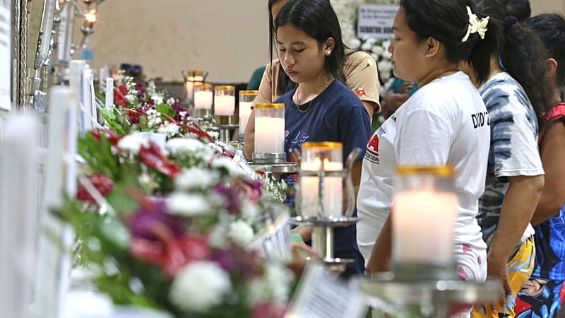Video thumbnail for Families mourn over 188 dead in Philippines after Typhoon Kalmaegi