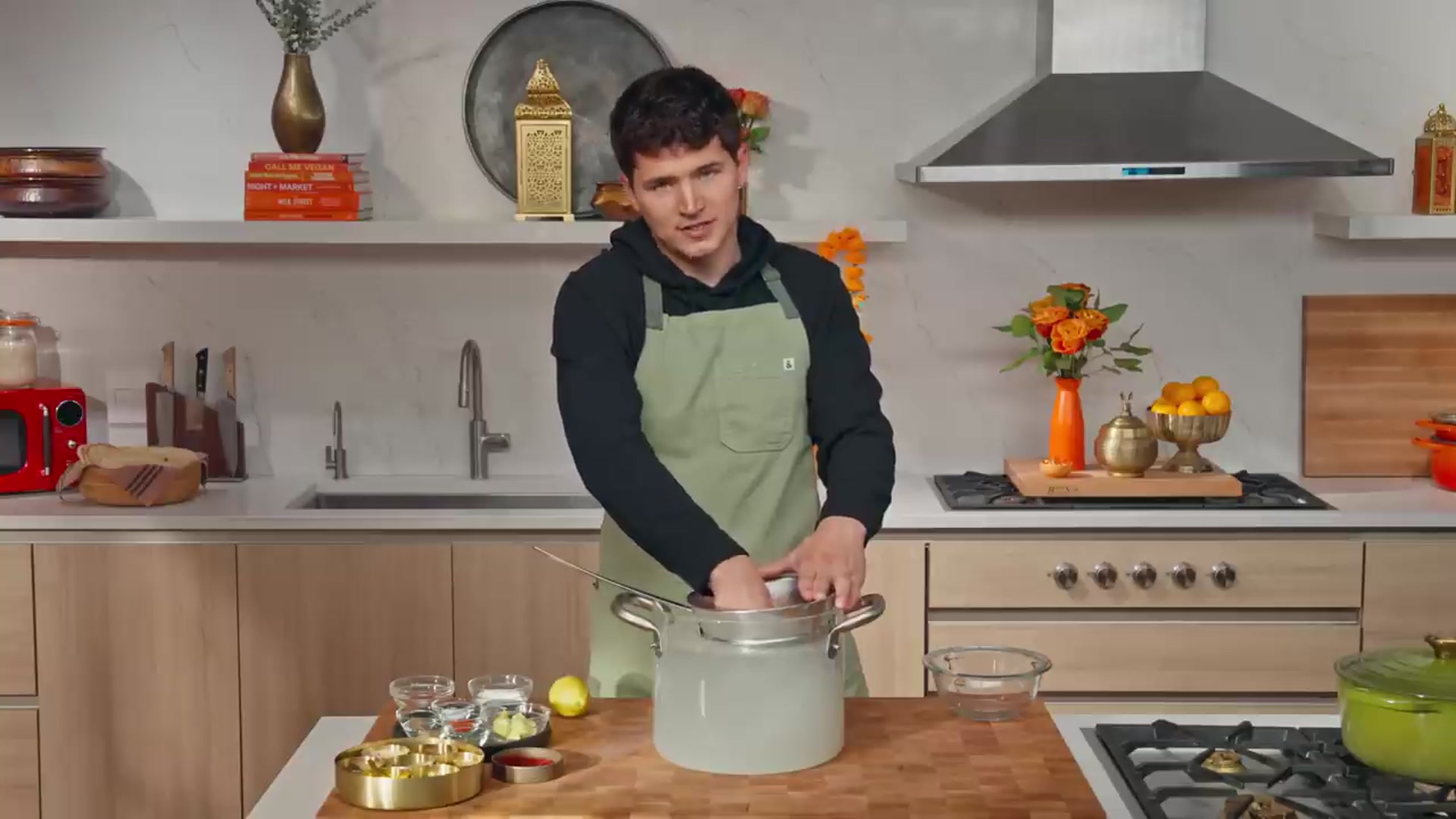 Video thumbnail for How To Make Butter Chicken At Home (720p 24fps)