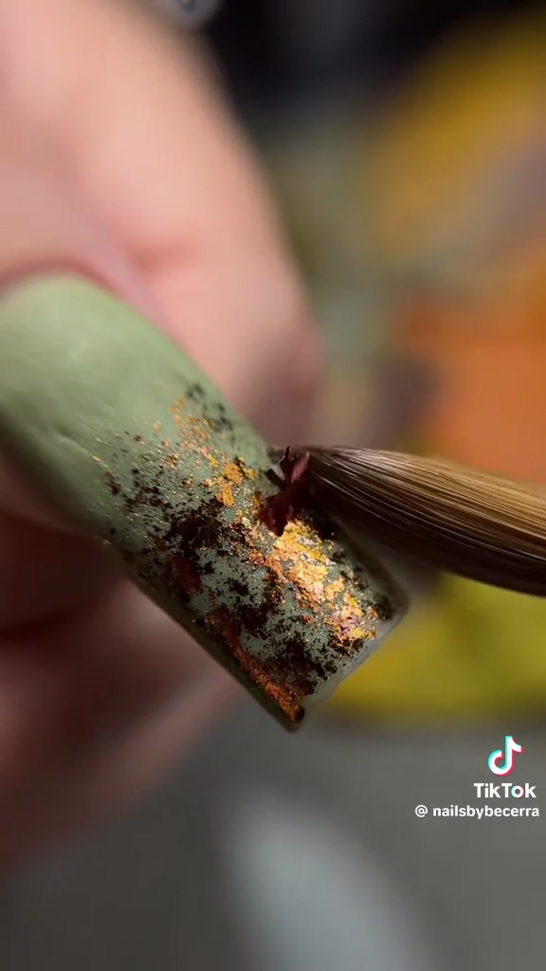 Video thumbnail for v15044gf0000d3enpbnog65pqvmedlm0