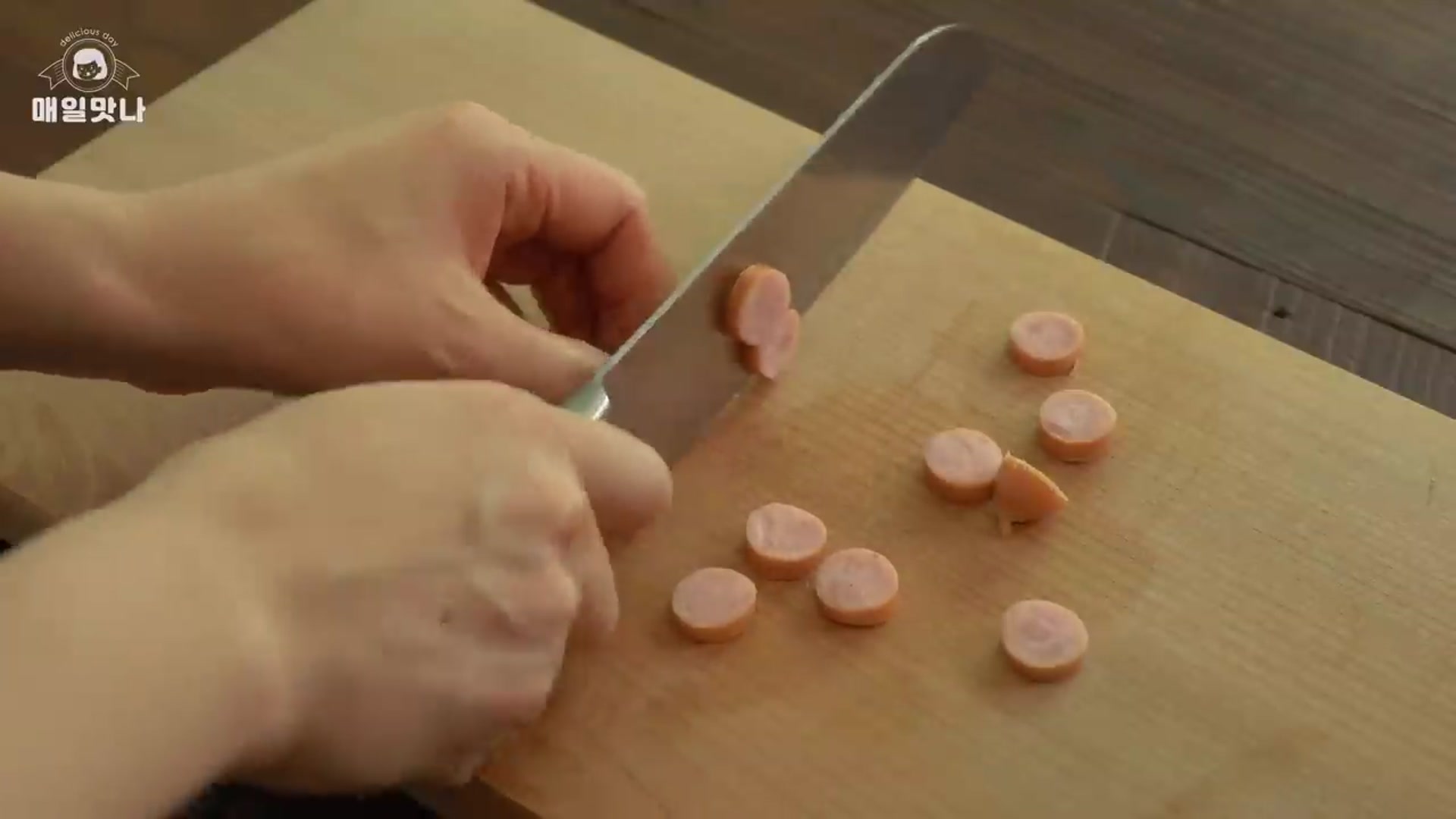 Video thumbnail for 또띠아를 사각으로 만들어보세요. 맛있고 재밌는 요리가 완성됩니다 또띠아요리 Tortilla Pizza Tortilla Recipe(720P HD)