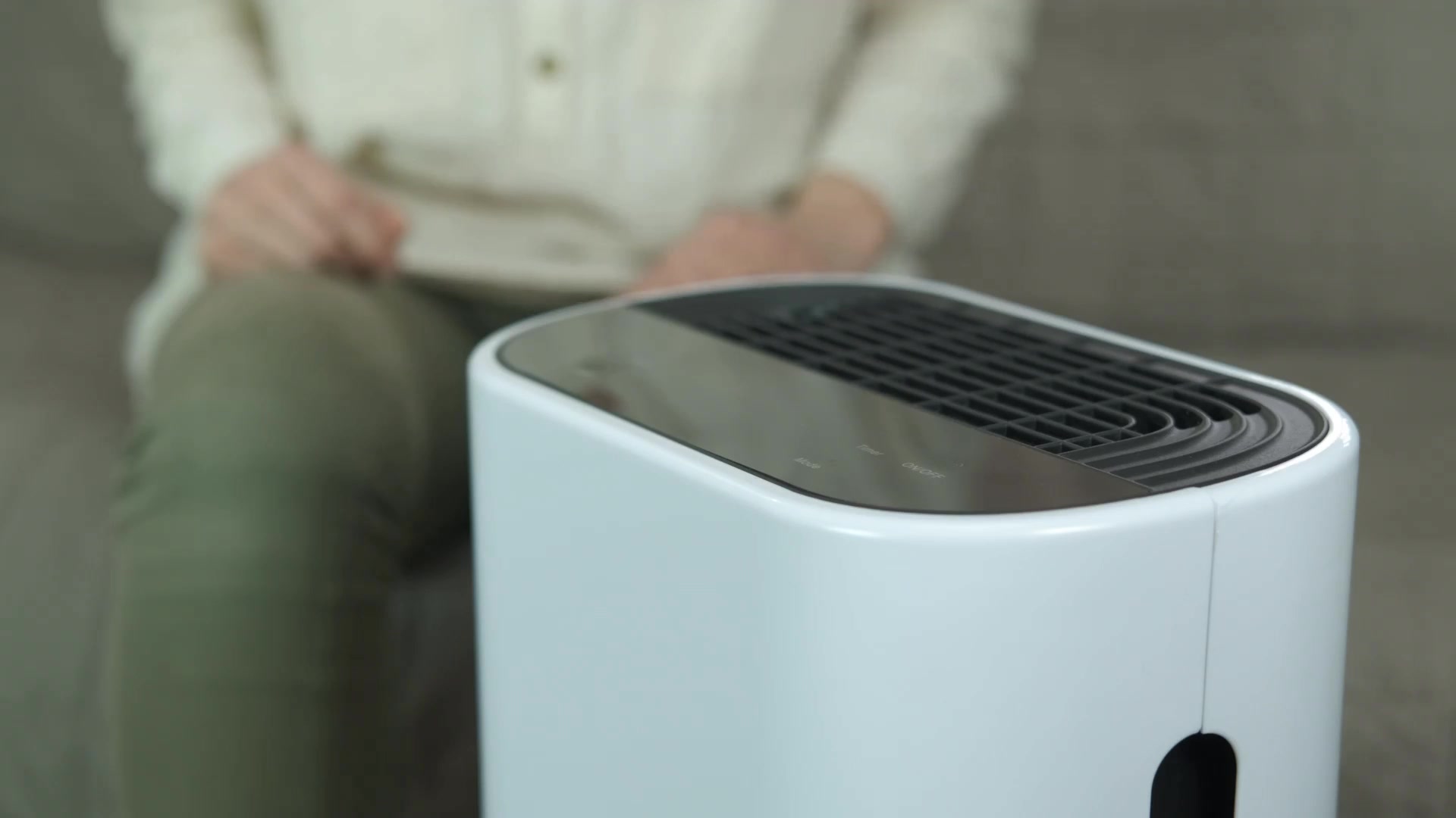Video thumbnail for Do Air Purifiers Dry Out the Air? | Humidity & Comfort Explained (2025)
