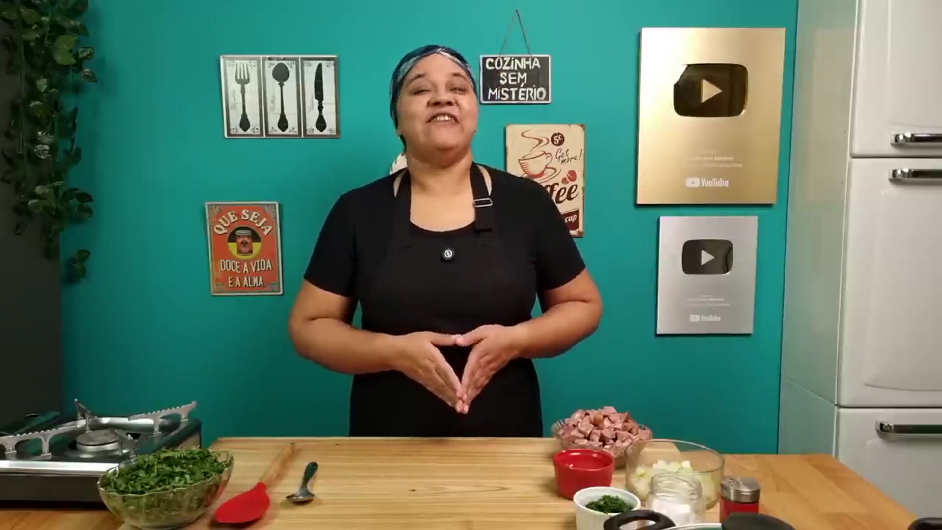 Video thumbnail for Simples e Poucos Ingredientes_ Caldo Verde Cremoso o Mais Gostoso que já Fiz_ Pronto em Minutos_(720P_HD)