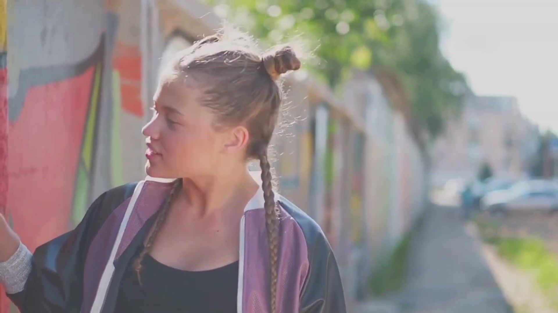 Video thumbnail for Master French Braids – 20 Gorgeous Styles to Try (720p 30fps)