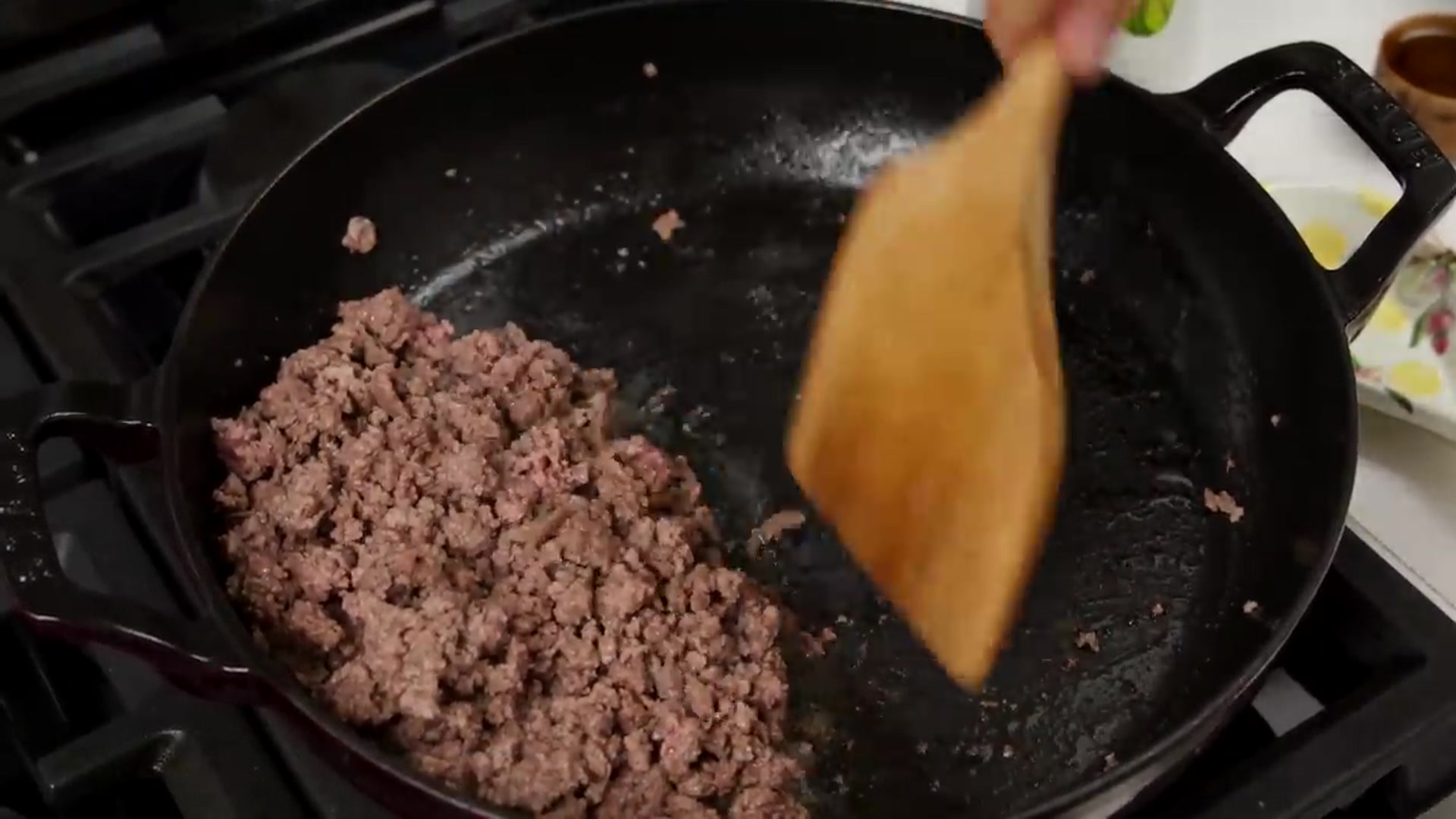 Video thumbnail for The Most Delicious Ground Beef Stir Fry in 15 Minutes – So Easy! (676p 30fps)