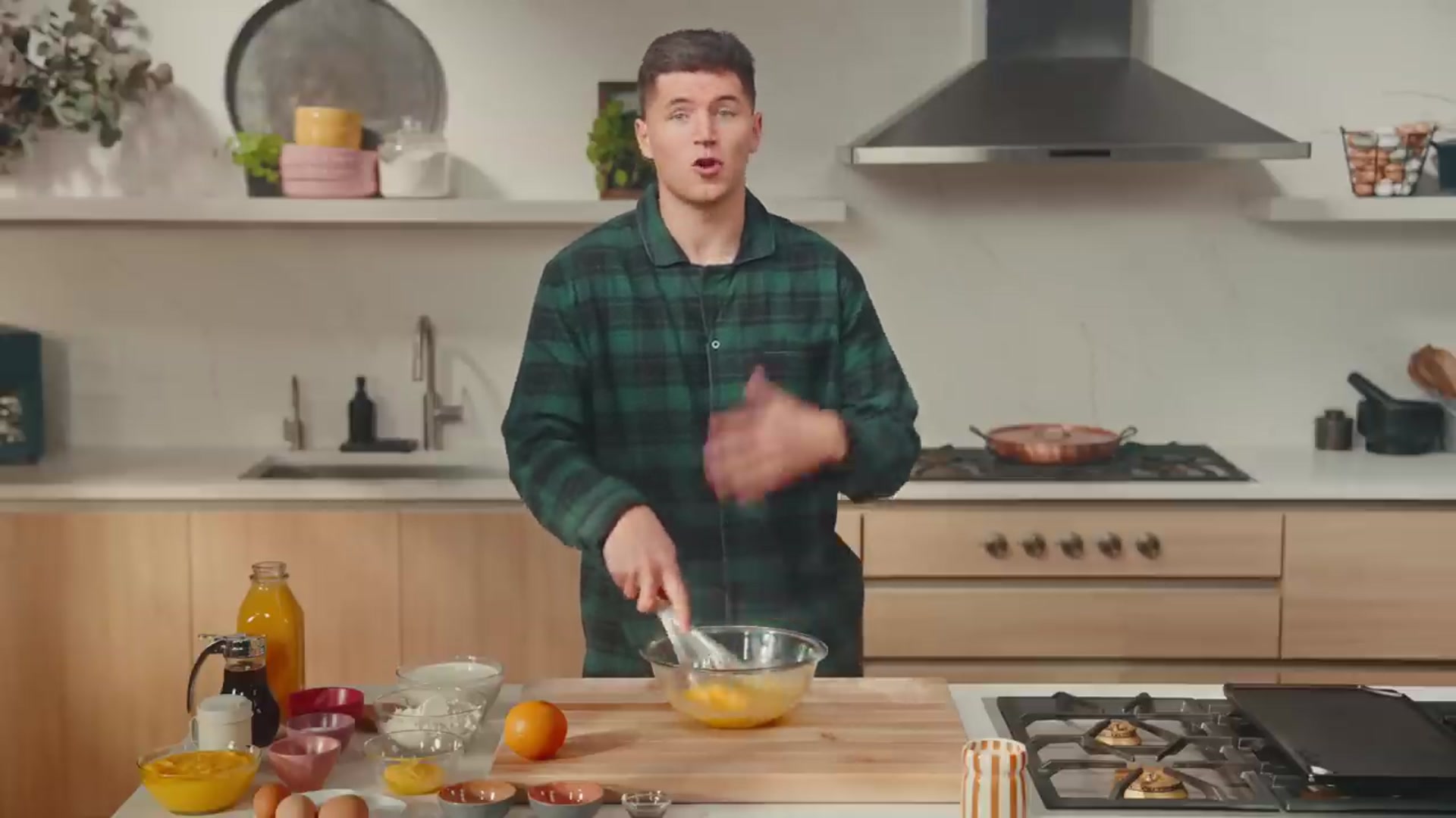 Video thumbnail for Fluffy Buttermilk Pancakes (Easy Breakfast Recipe) (720p 24fps)