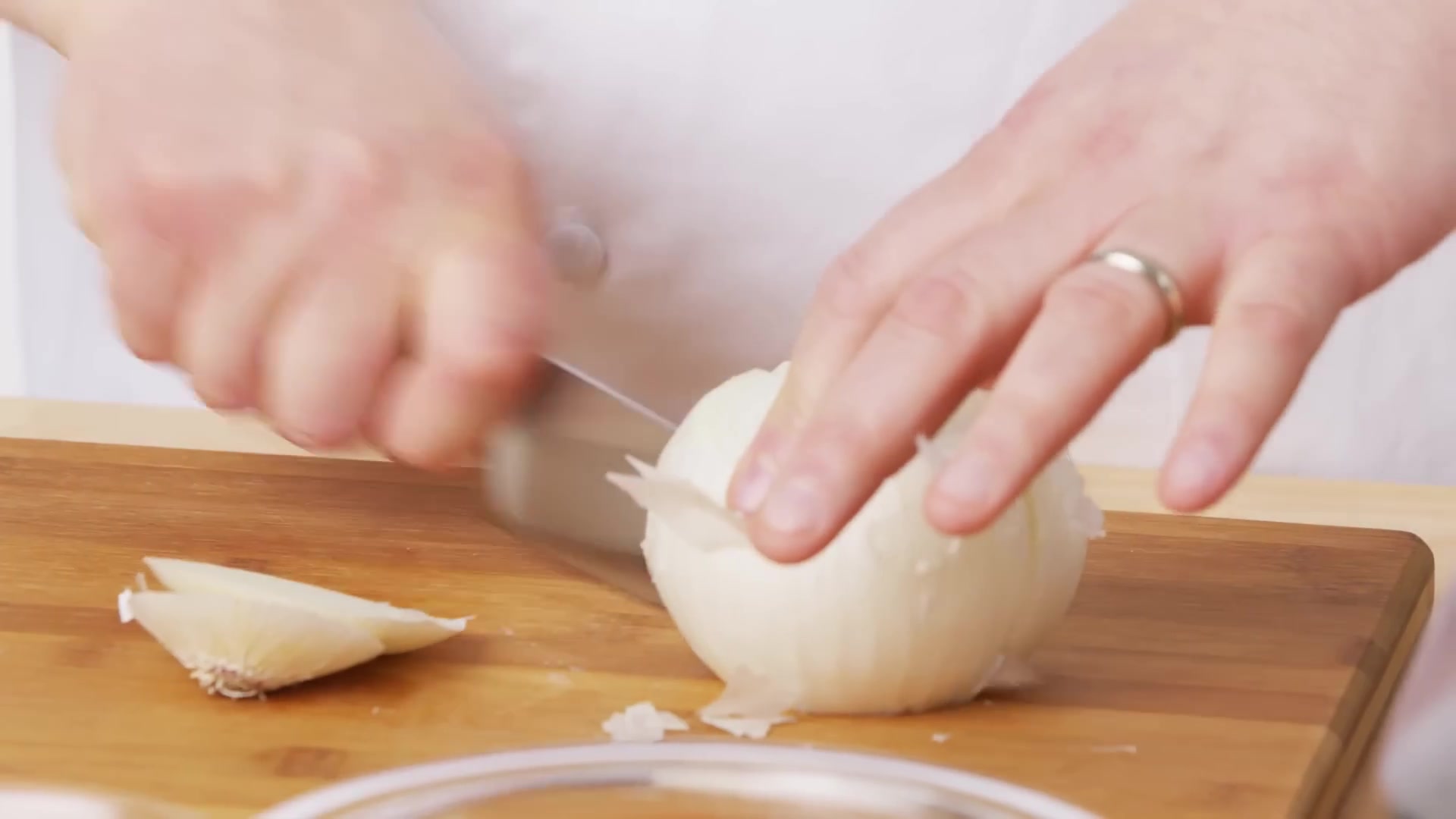 Video thumbnail for 7.4 Levels of Spaghetti & Meatballs; Amateur to Food Scientist ¦ Epicurious (1080p 24fps)