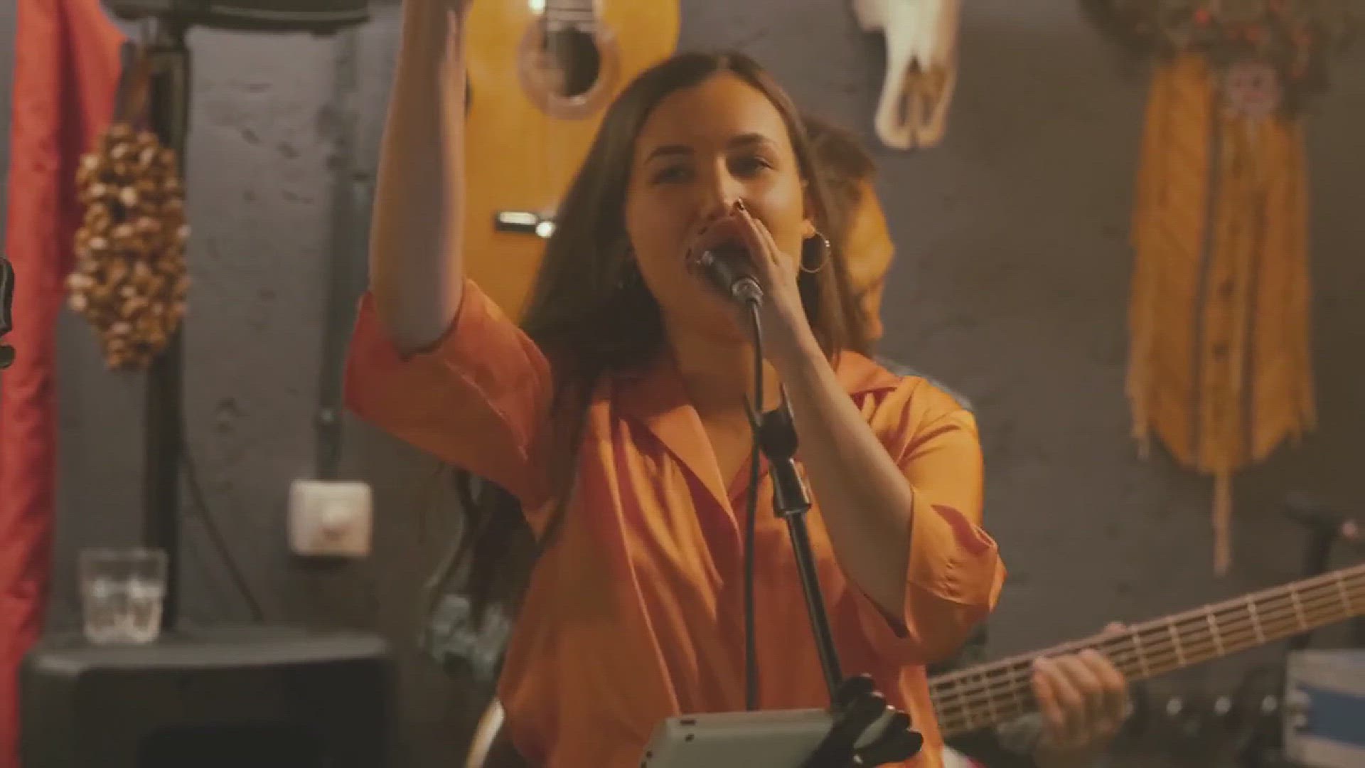 Video thumbnail for Who Is Rod Stewart’s Wife? A Look at Penny Lancaster’s Life and Career