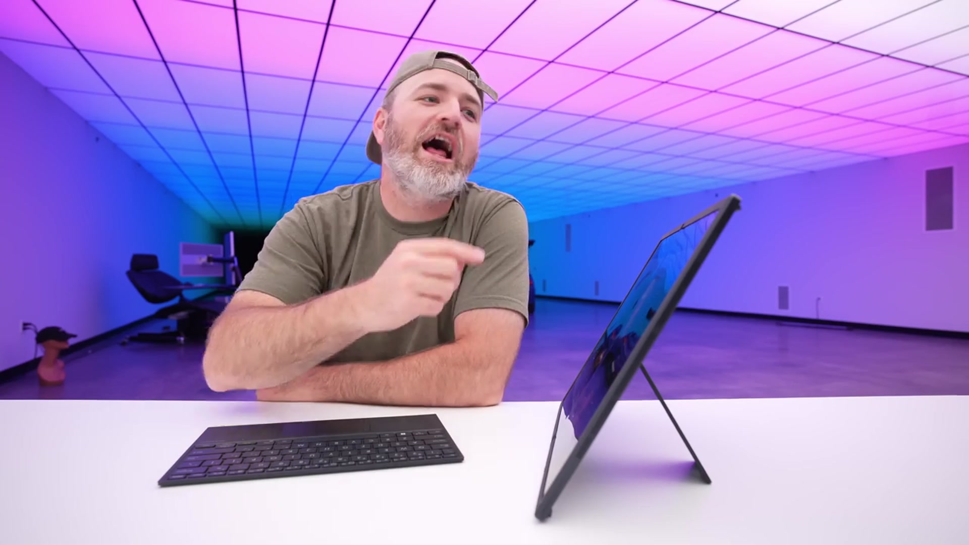 'Video thumbnail for This New FOLDING Laptop Will Bend Your Mind...'