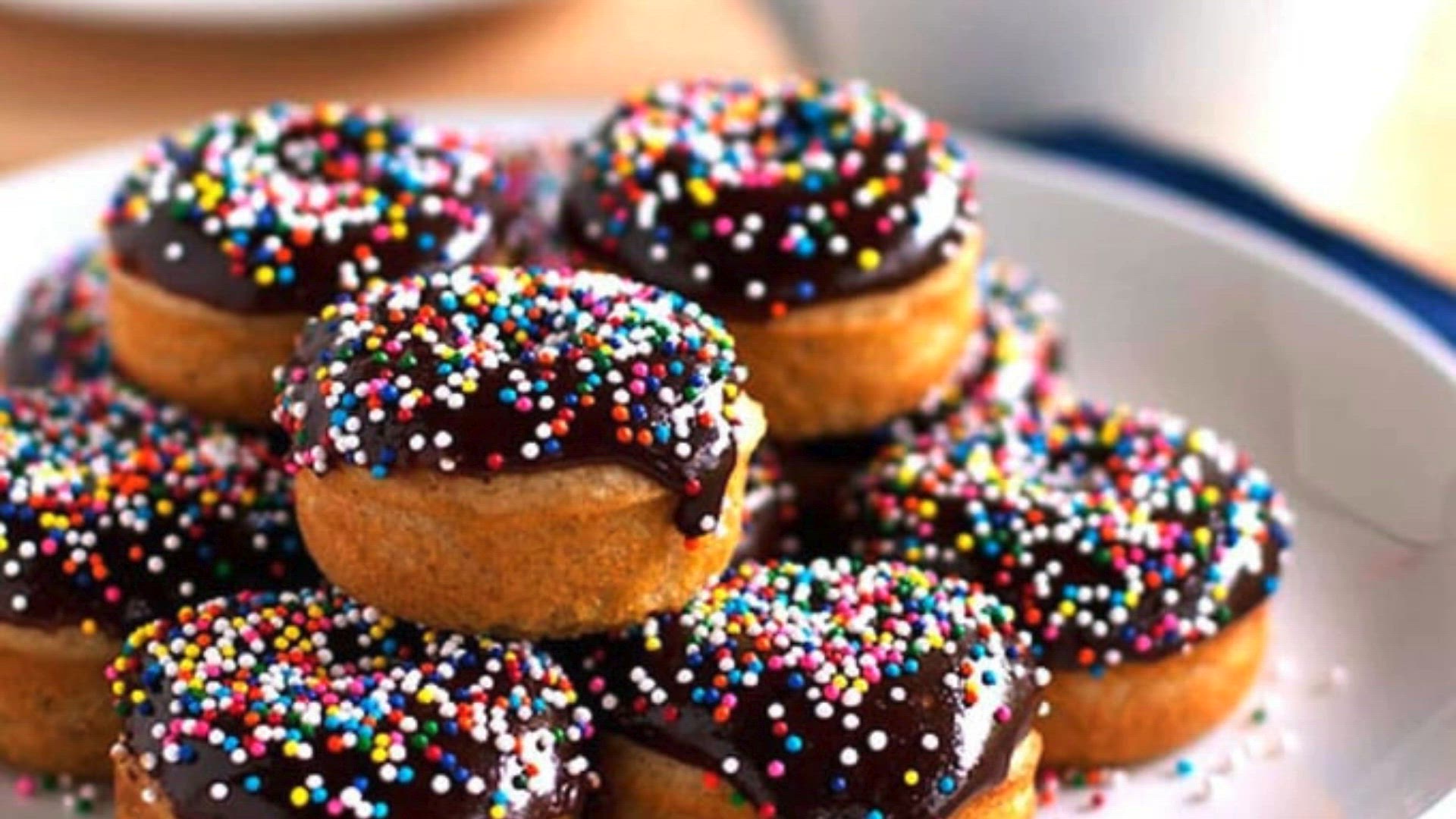 'Video thumbnail for Chocolate Glazed Baked Mini Donuts recipe'