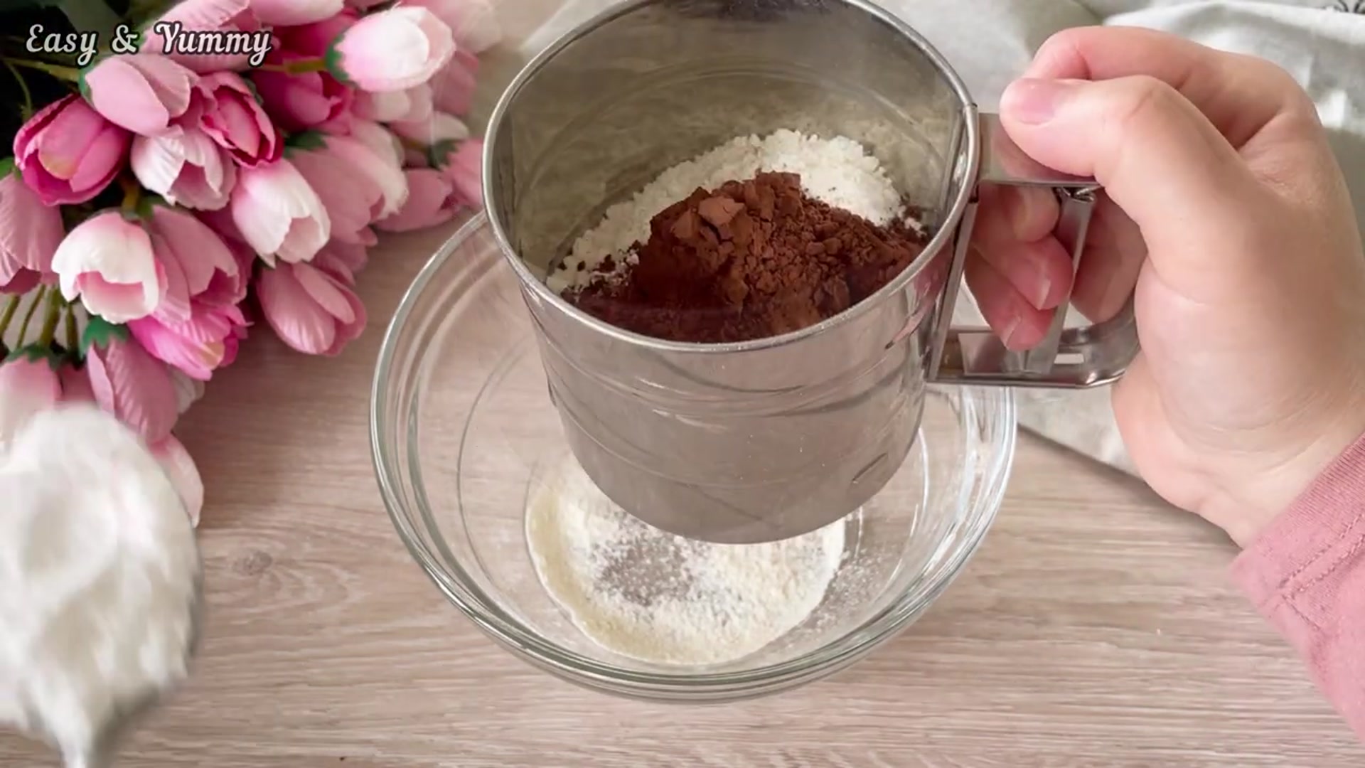 Video thumbnail for This chocolate dessert will be eaten in seconds! I've never eaten such a delicious dessert! (720p 60fps)
