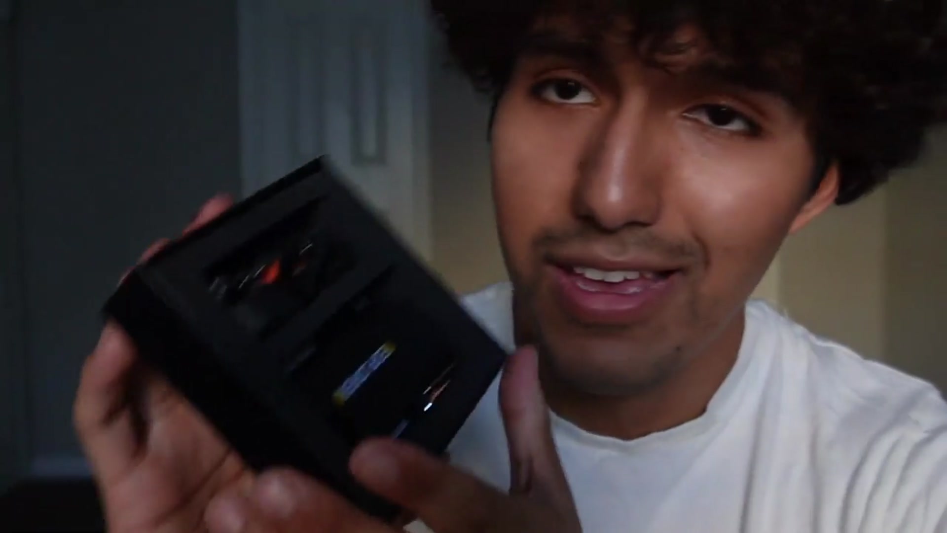 'Video thumbnail for Electric Lighters Waterproof Gift Review'
