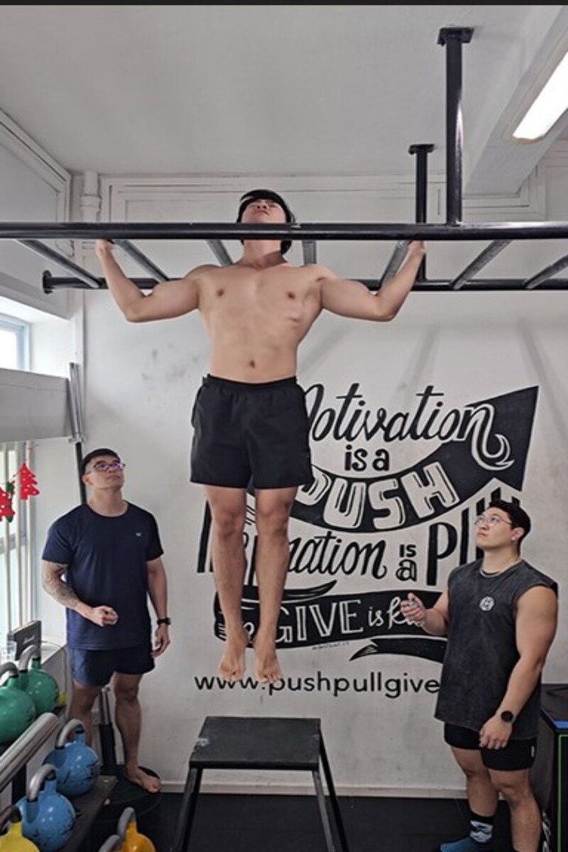 Video thumbnail for Most neutral grip pull ups in one minute (male) - 56 by Jordan See