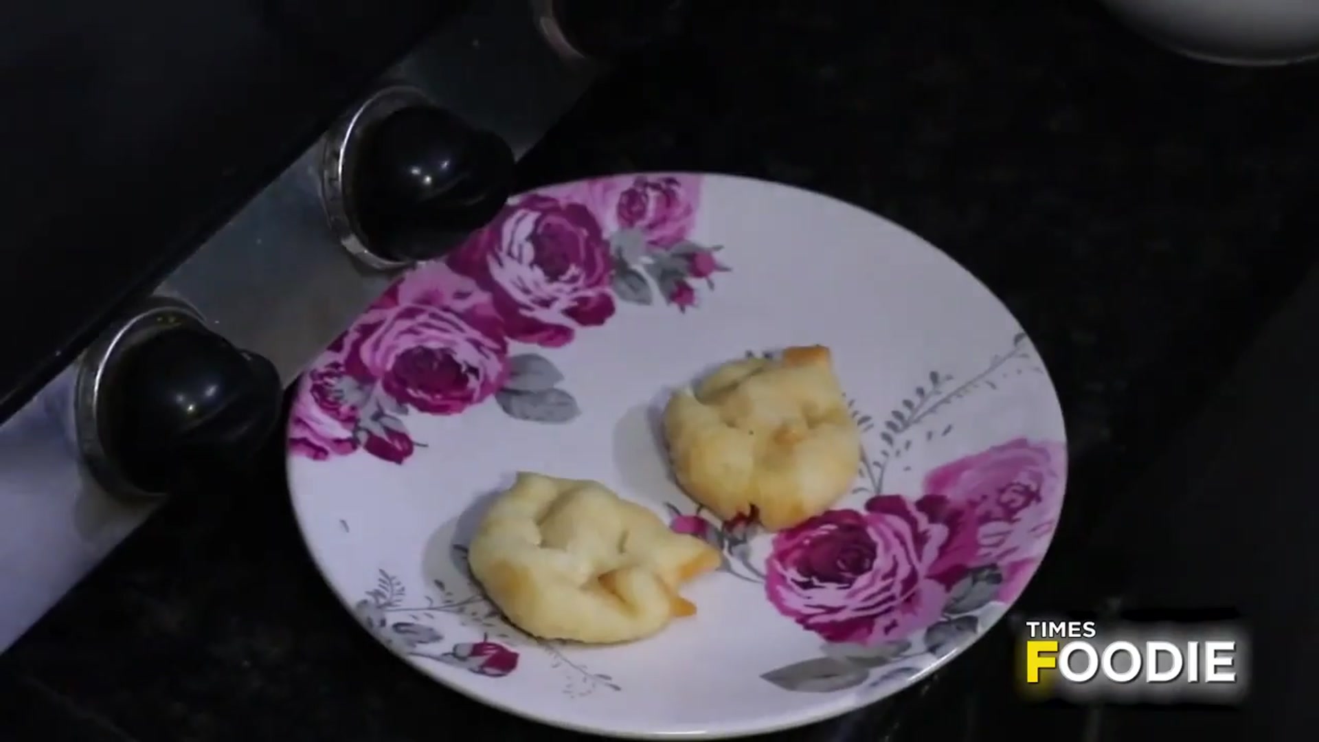'Video thumbnail for 2 Must-Try Curd Recipes for Summer | Dahi Bhalla & Dahi Kebab'
