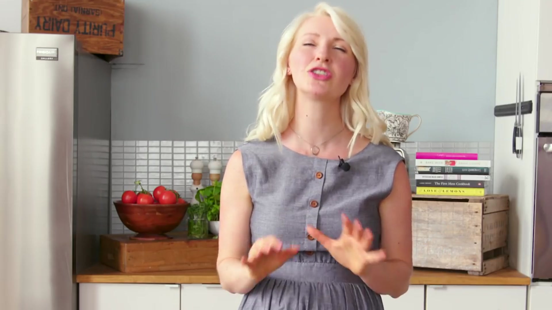 Video thumbnail for VEGAN Sweet Potato Bowl THREE WAYS ¦ Gluten Free Healthy Breakfast (720p 24fps)