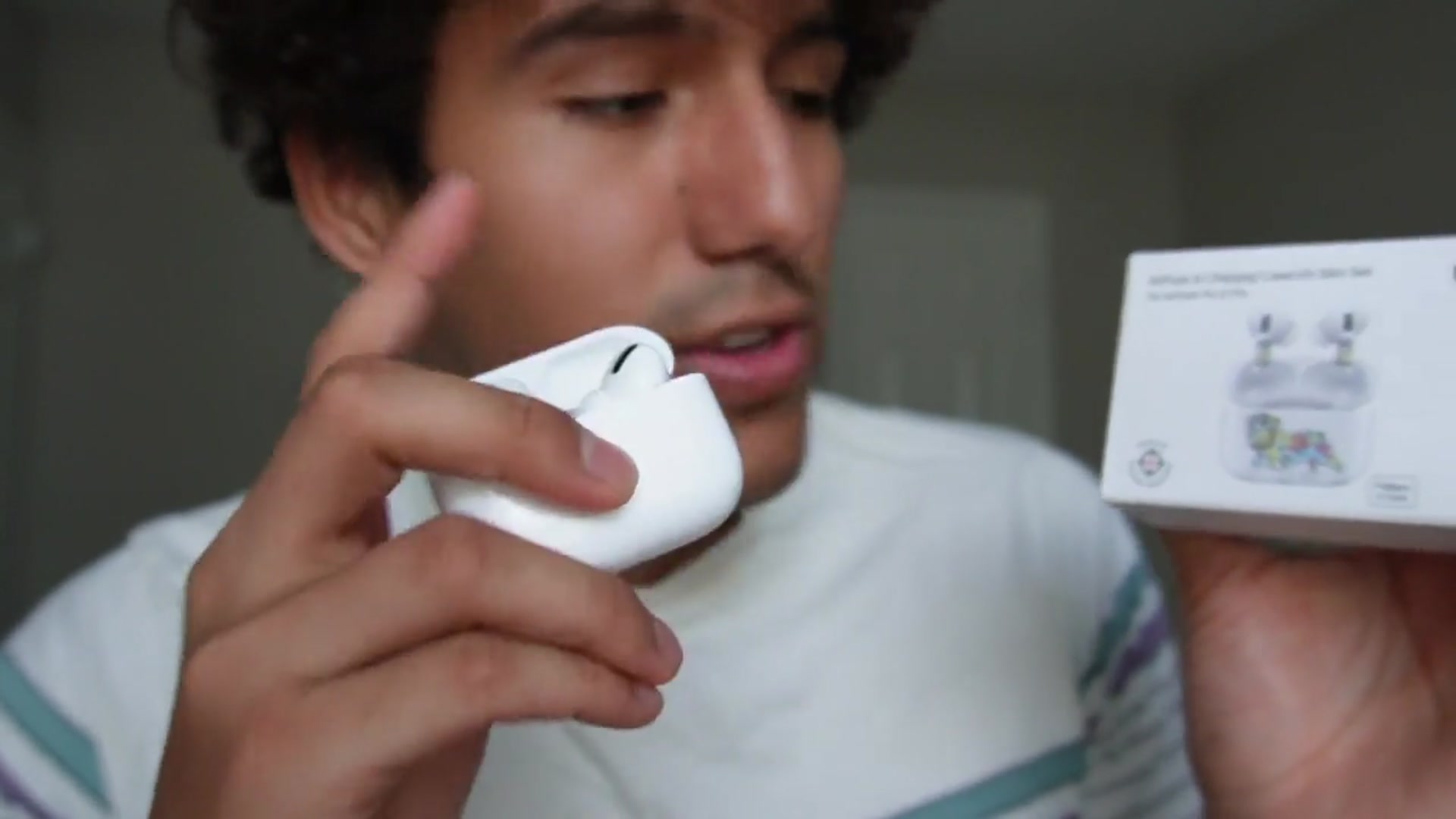 'Video thumbnail for ROCKMAX for AirPods Pro Glow In The Dark Skin Review'