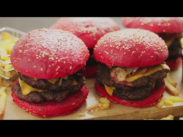 'Video thumbnail for How to Make the Perfect Juicy Cheeseburger at Home!'