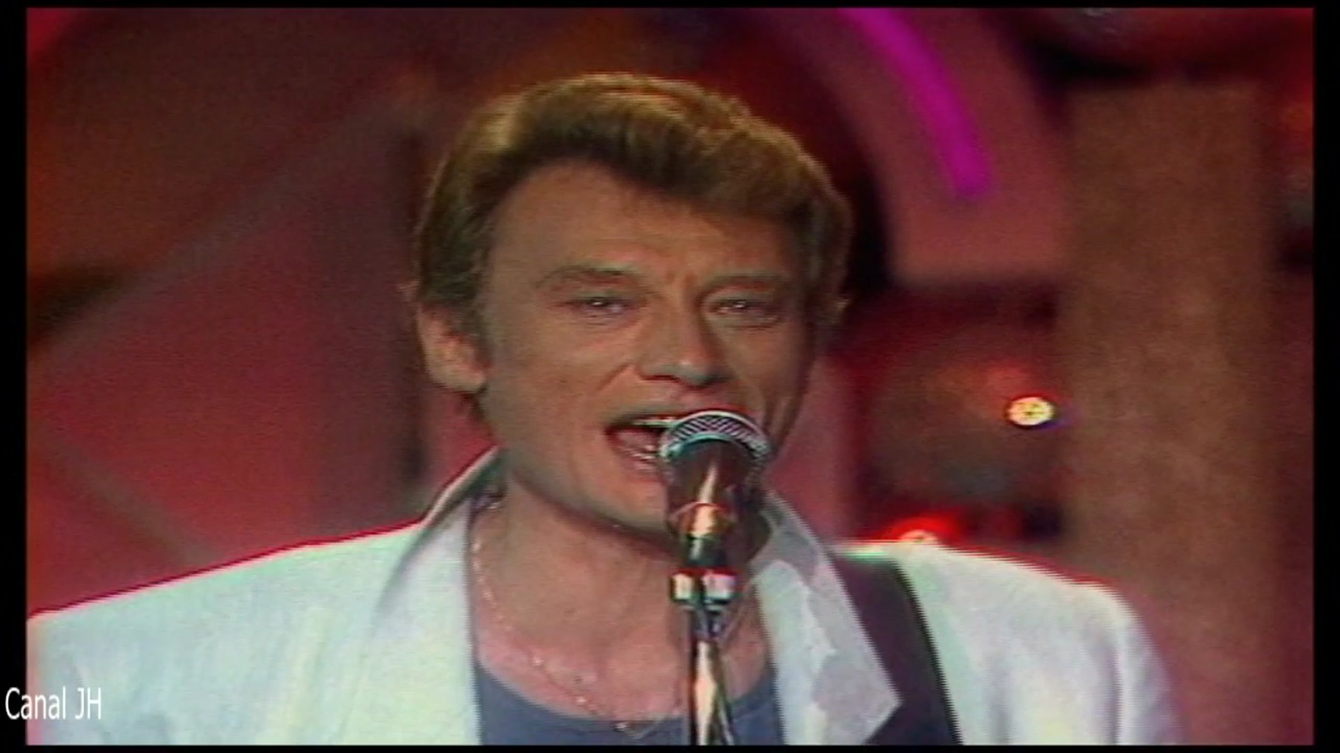 Video thumbnail for Johnny Hallyday - Pendue à mon cou - 1985
