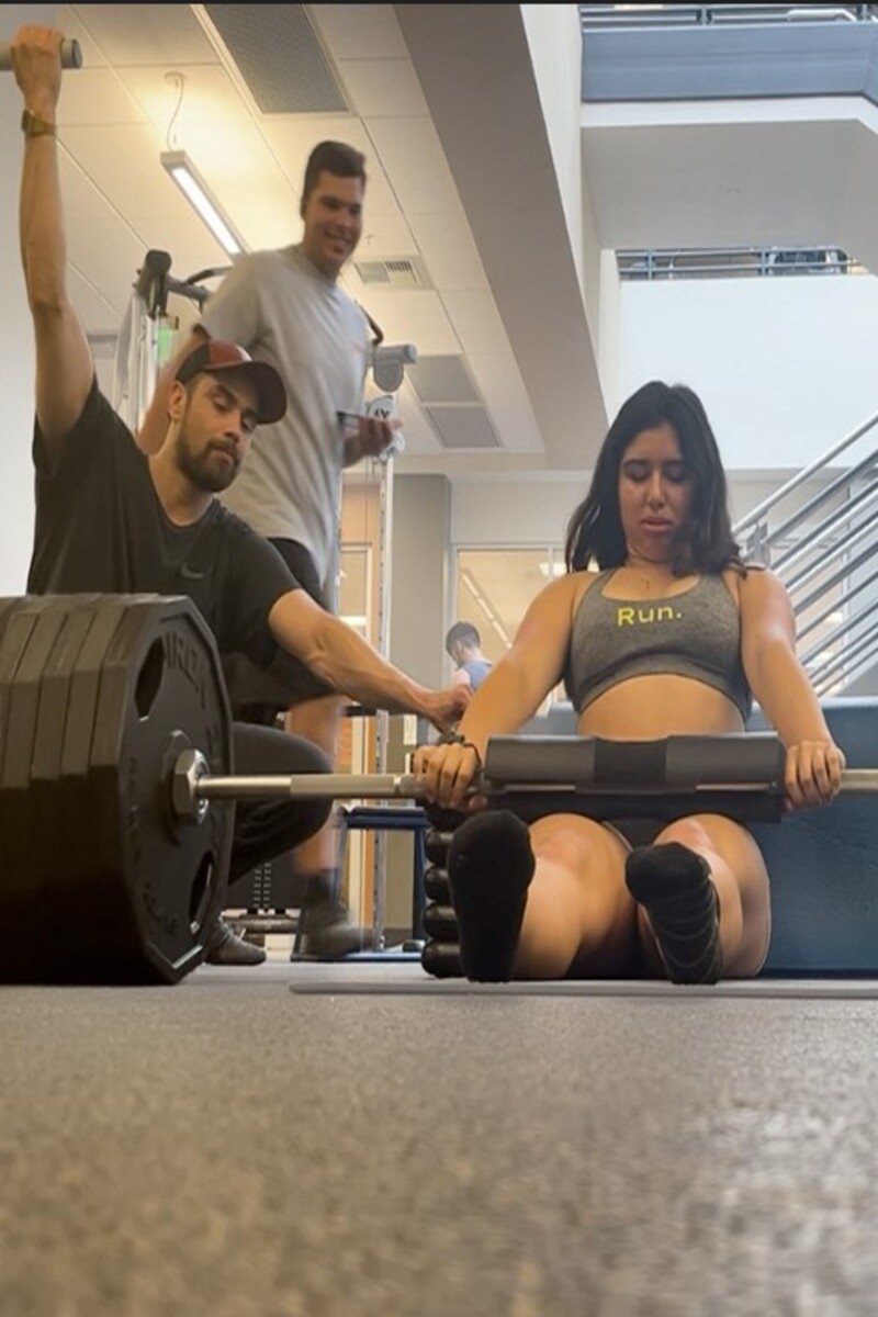 Video thumbnail for Heaviest weighted hip thrust (female) - 274.42 kg (605 lbs) by Kaitlyn Callo