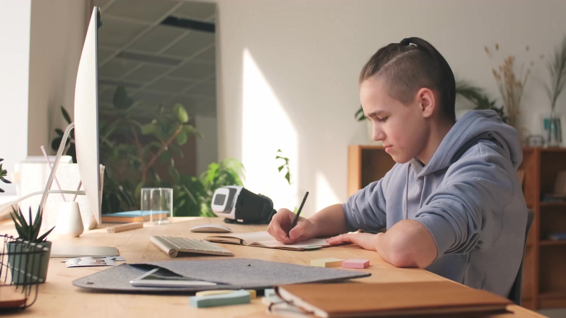 Video thumbnail for Teenager and Want to Make Money from Home? Try These Ideas!