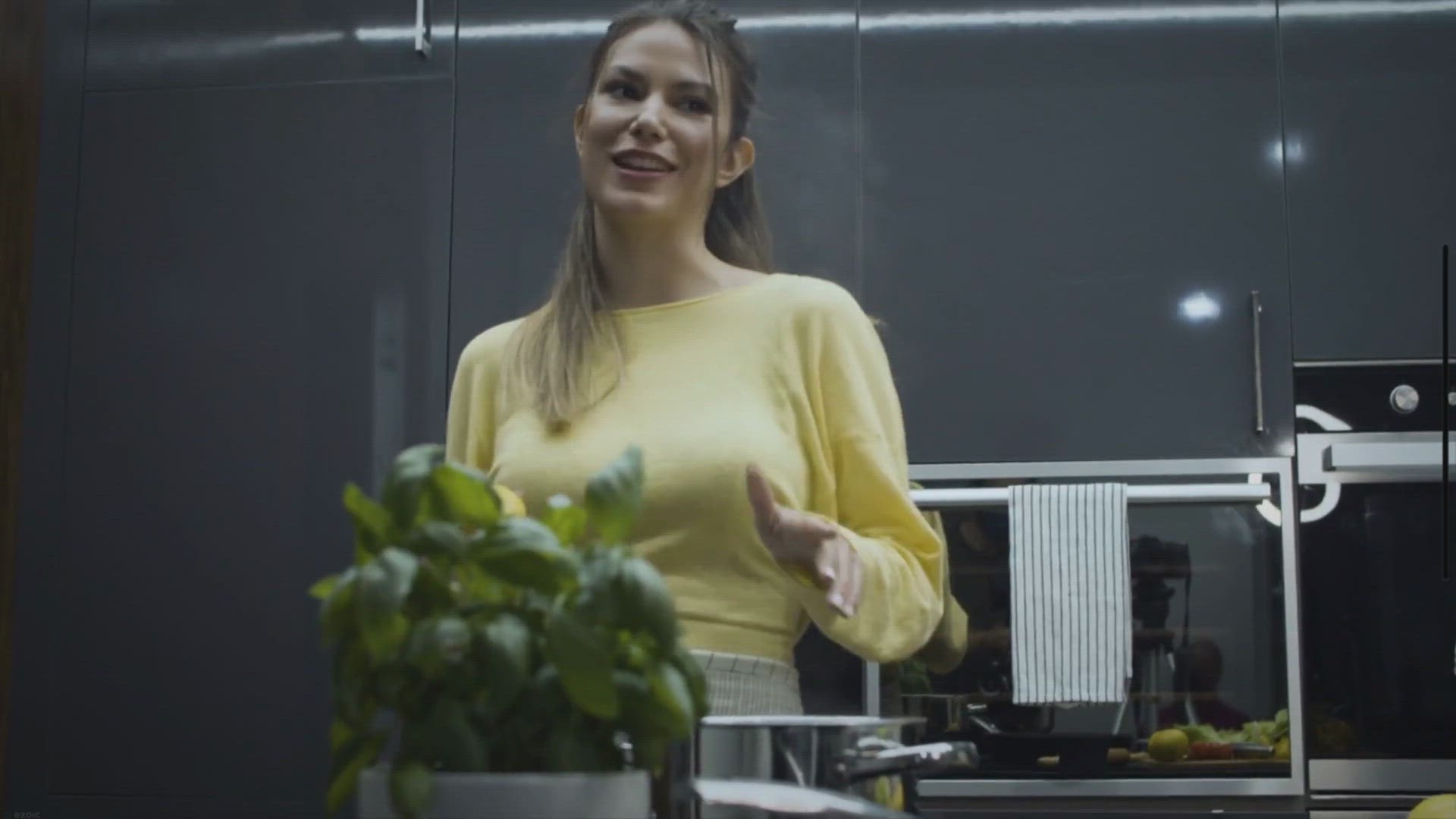 Video thumbnail for Delicious Shredded Chicken Recipe (Super Easy!)