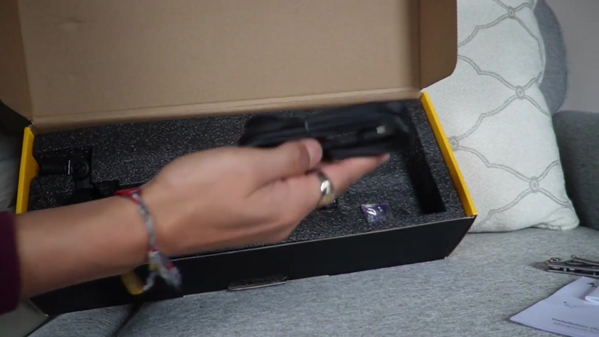 'Video thumbnail for MAONO Dynamic Microphone Kit Full Review | Unboxing + Audio Test'