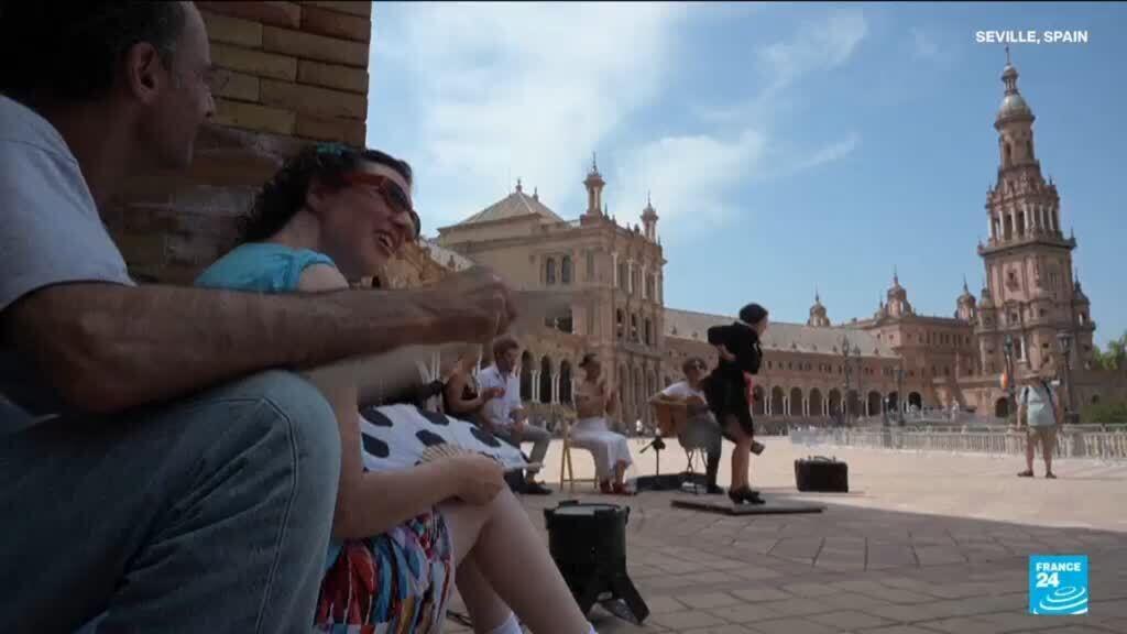'Video thumbnail for Red alert: Soaring temperatures prompt stay-home warnings across Europe'