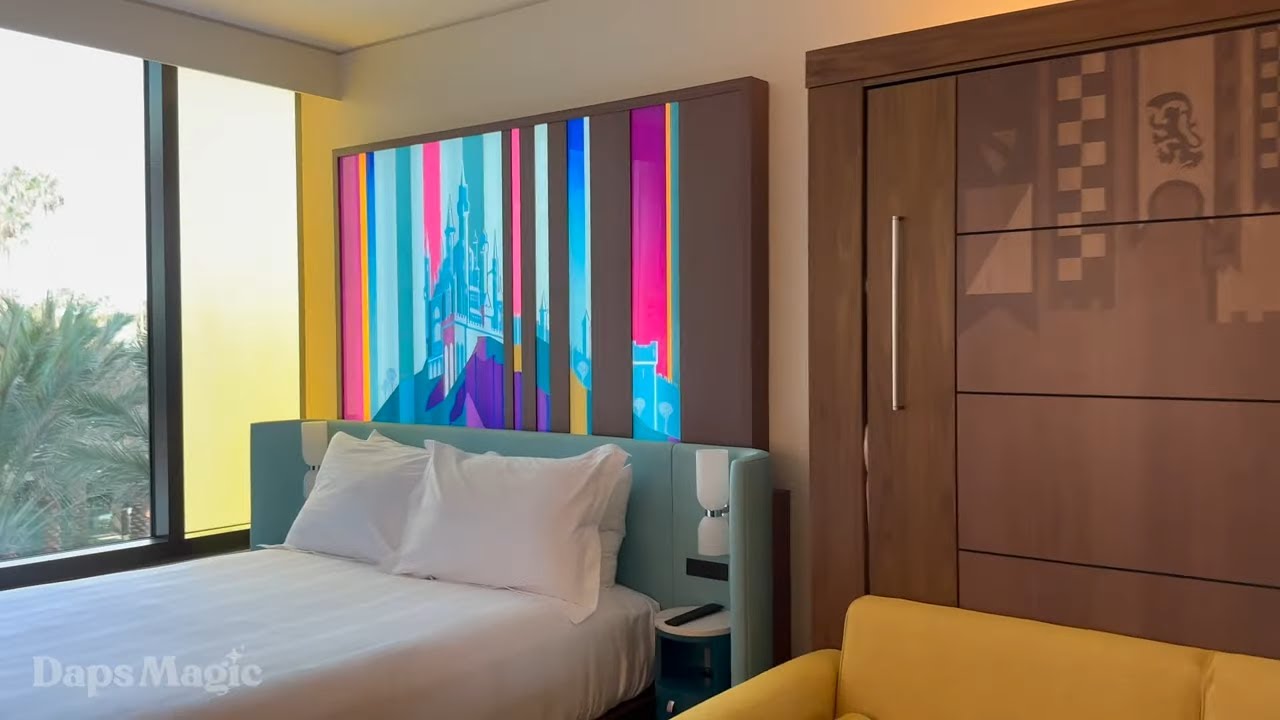 'Video thumbnail for Deluxe Studio Tour | The Villas at Disneyland Hotel Opening Day 4K'