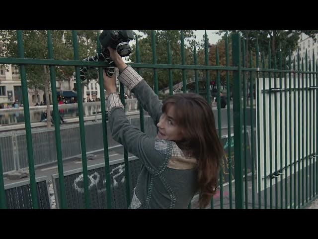 Video thumbnail for How to Shoot Stunning Self Portraits When Traveling (Paris Edition)