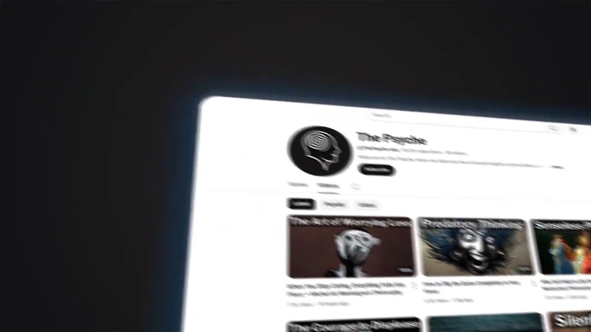 'Video thumbnail for 15 Mins a Day—That’s All It Takes to Go Viral With This YouTube Niche!'