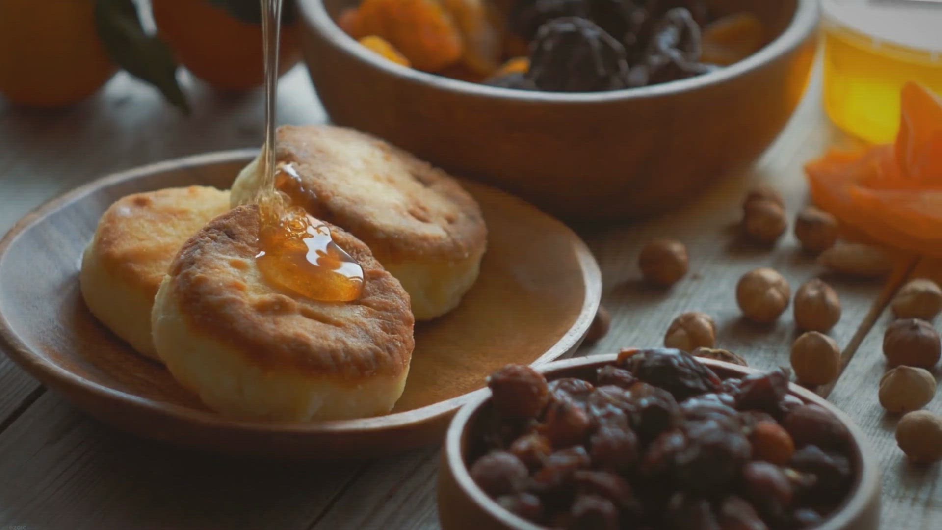 Video thumbnail for Bica de Laza: The Most Popular Galician Cake