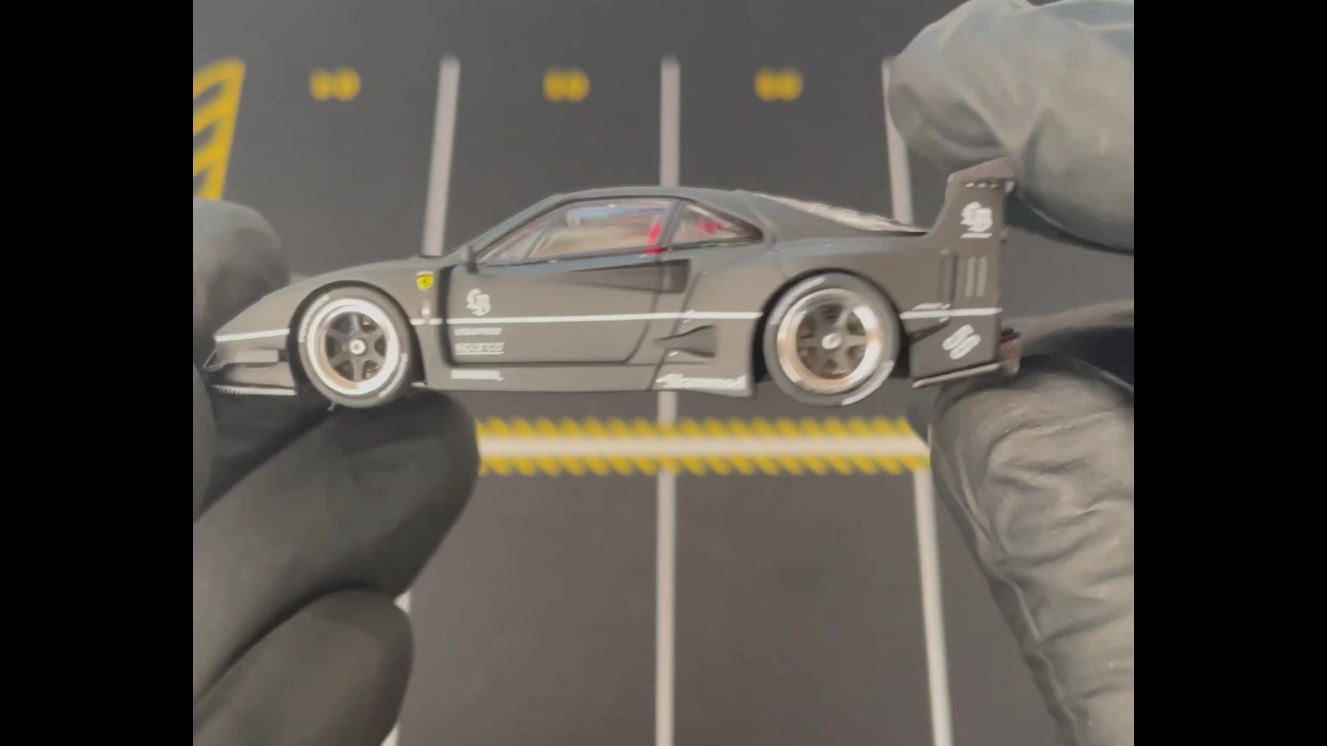 Video thumbnail for Inno64 Ferrari F40 LBWK