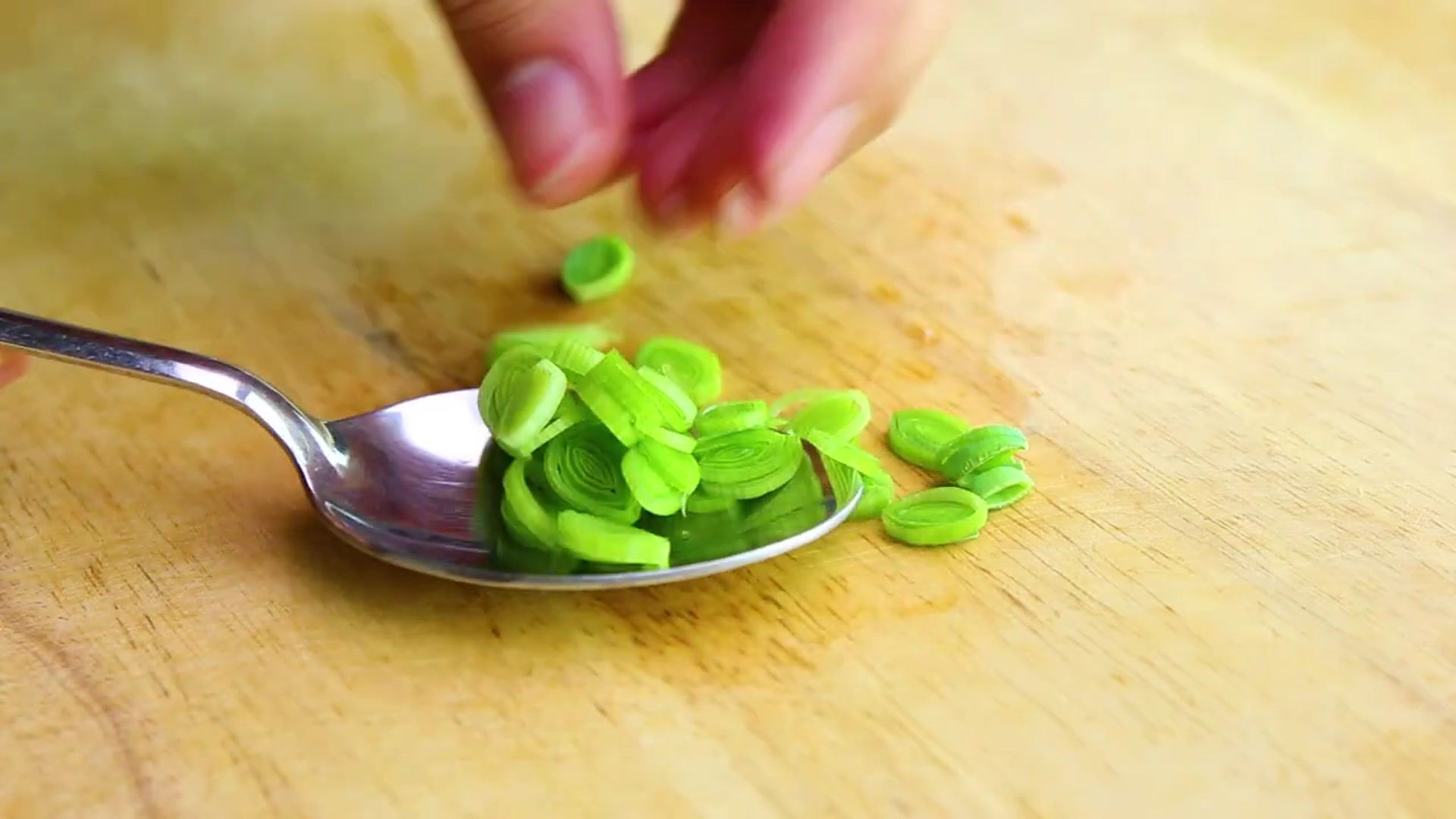 Video thumbnail for Tuna Salad Sandwich Recipe Hack – The Secret to the Best Flavor! (720p 25fps)