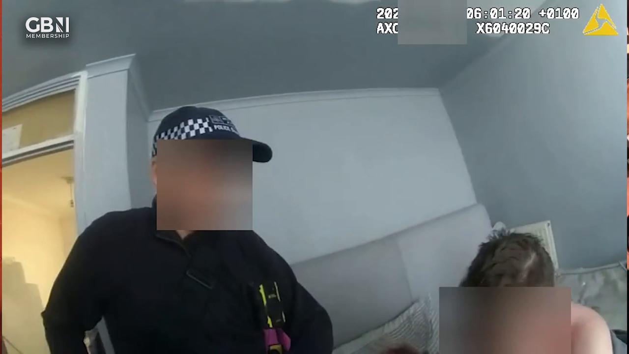 'Video thumbnail for WATCH: Rare behind-the-scenes access as Mark White joins Flying Squad raid on phone theft gang'