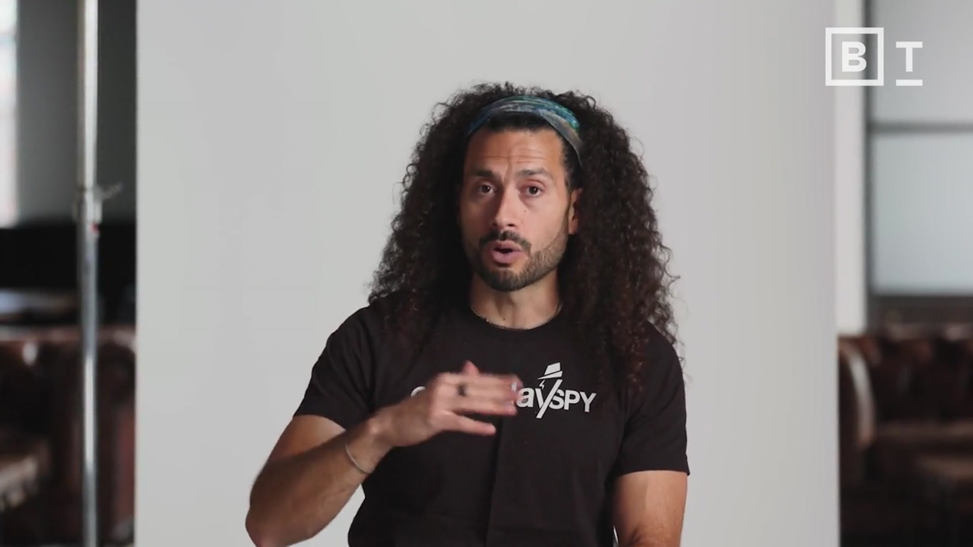 'Video thumbnail for CIA psychology: Ask questions that make people reveal everything'