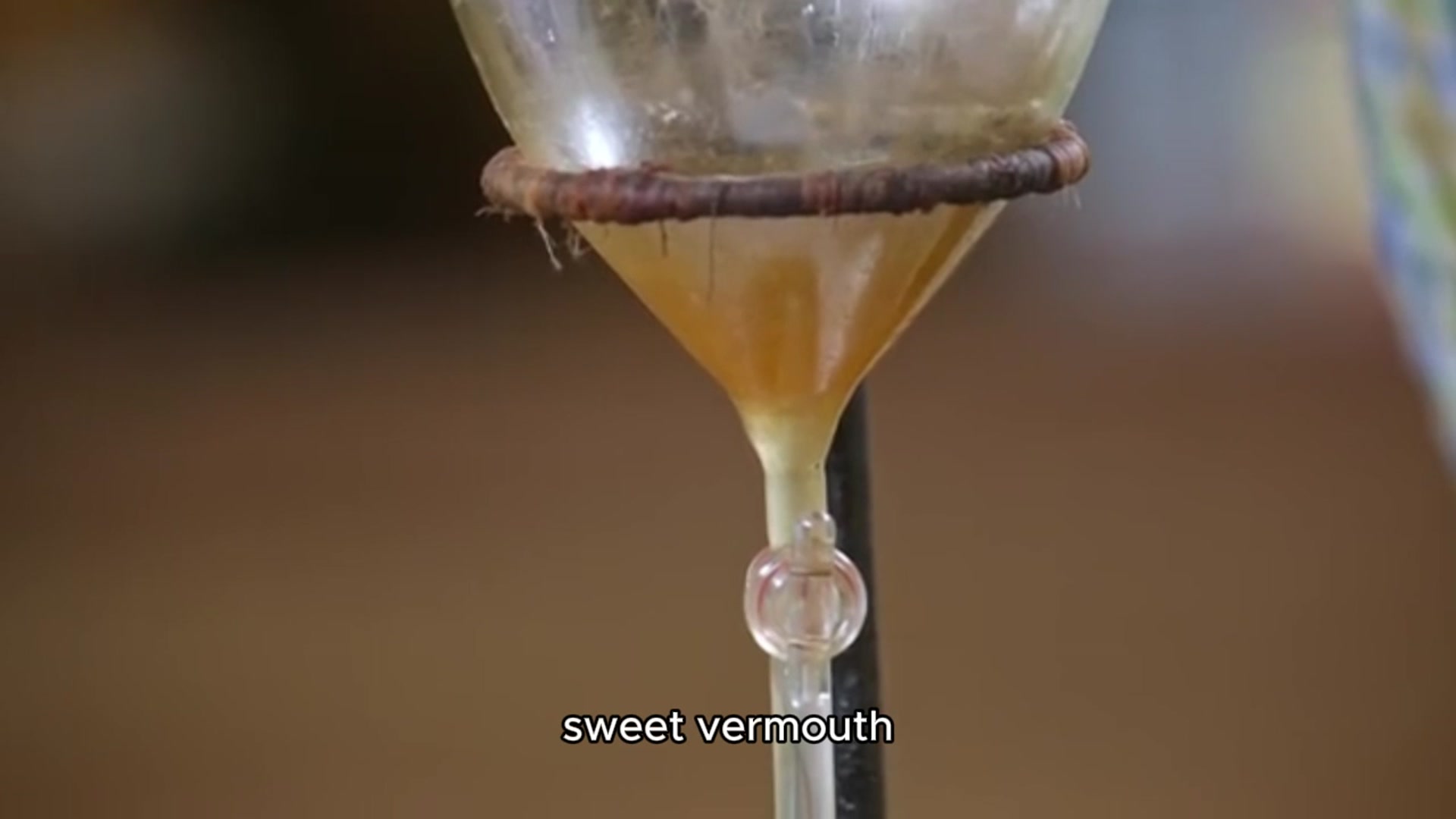 Video thumbnail for manhattan cocktail recipe