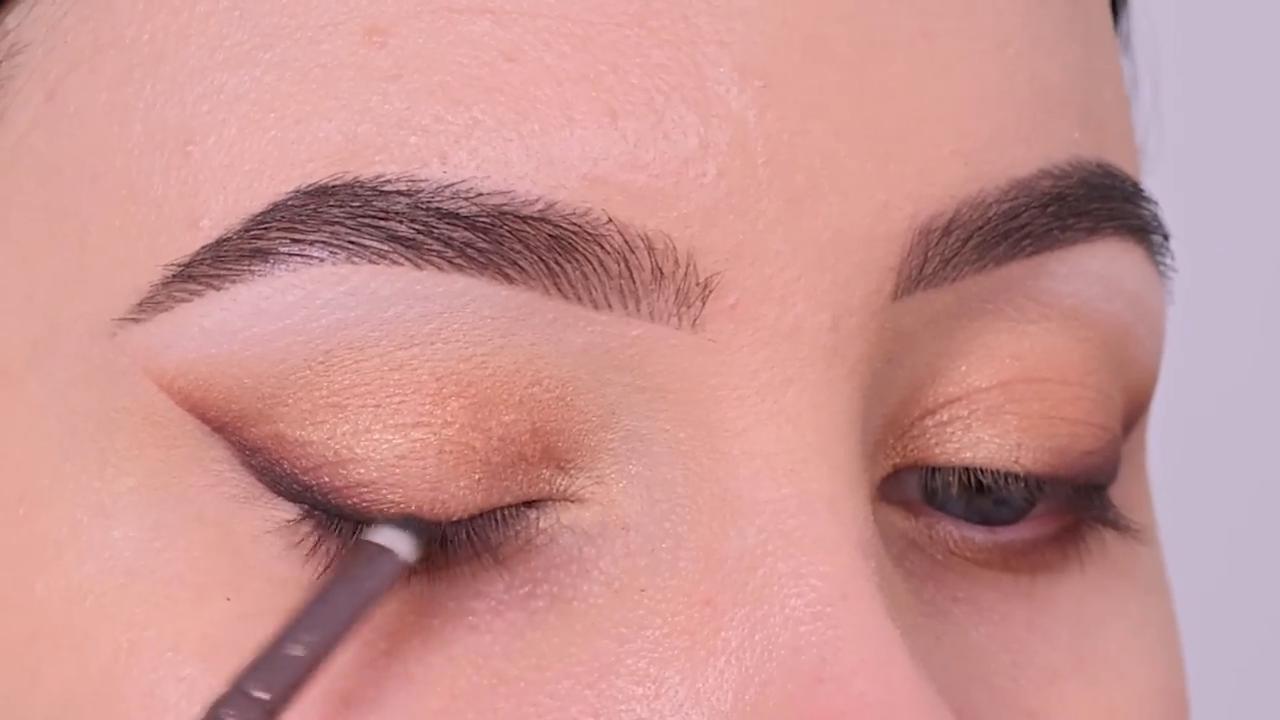 Video thumbnail for Soft Everyday Foxy Eye Makeup Tutorial
