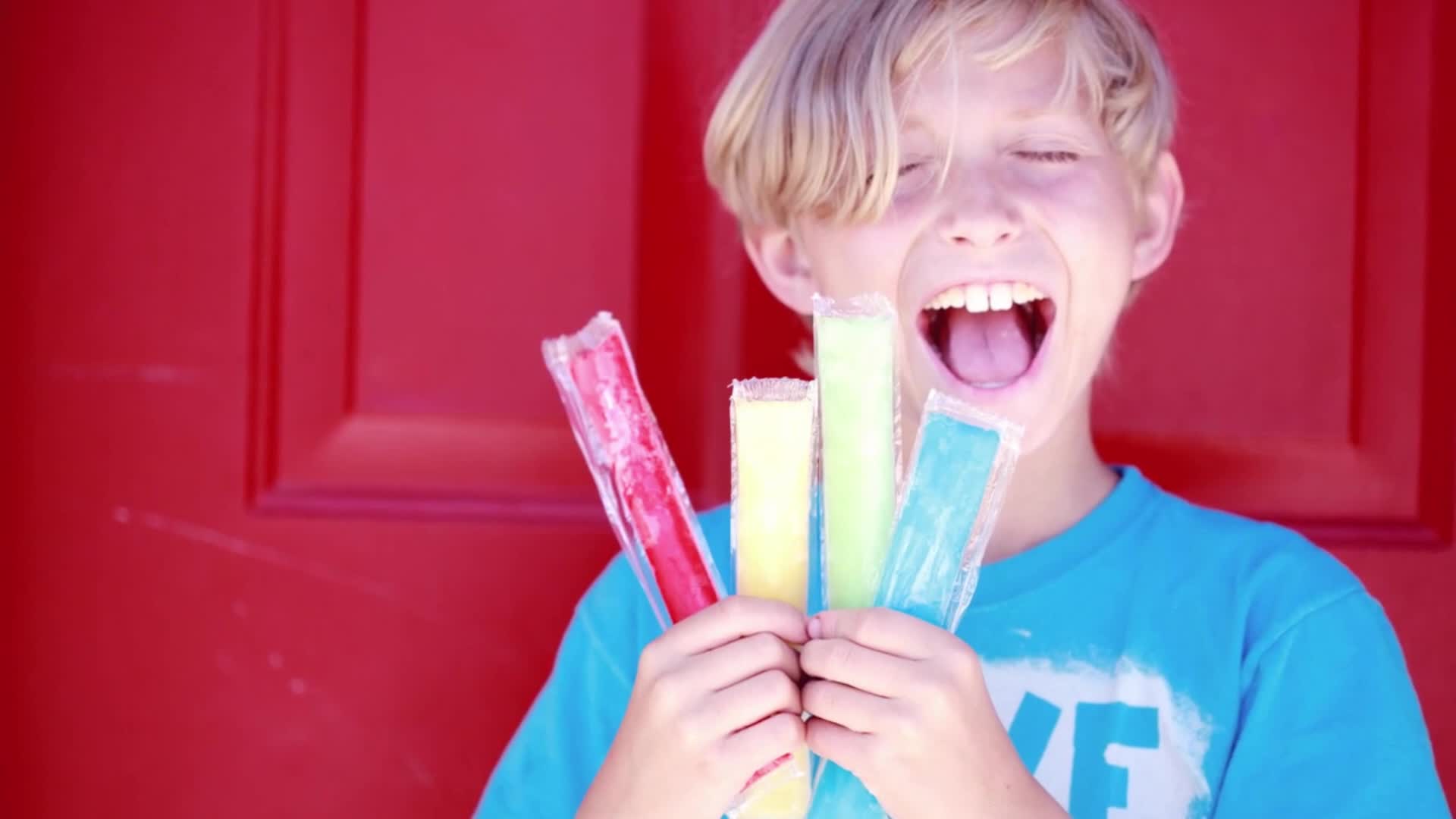 Video thumbnail for Easy Lemonade Popsicles | Refreshing Summer Treat in Minutes!