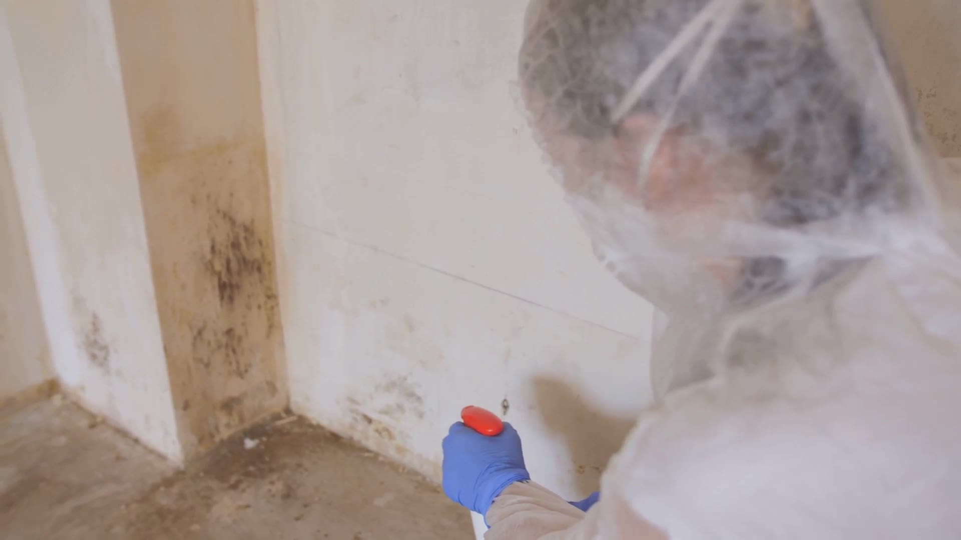 Video thumbnail for Can Ozone Get Rid of Mold Smell in a House? (The Truth About Odor Removal)