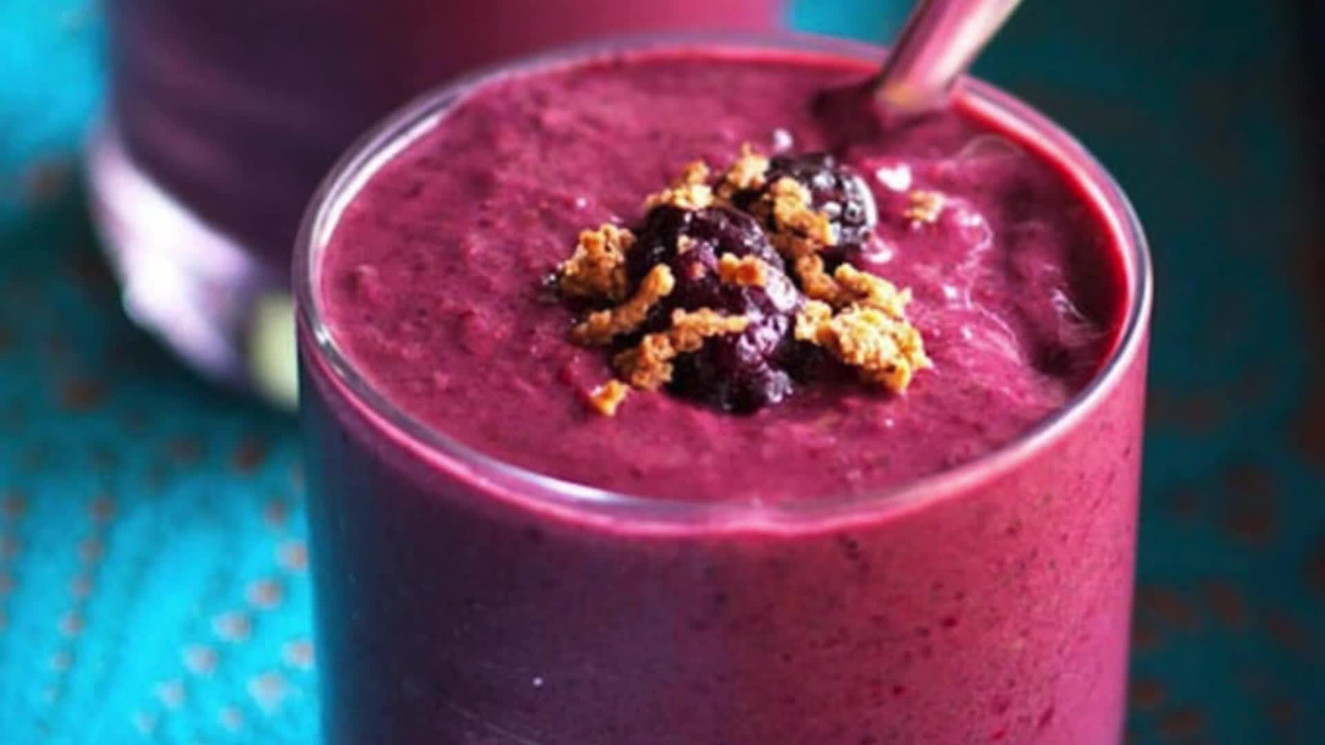 'Video thumbnail for Berry Green Smoothie recipe'