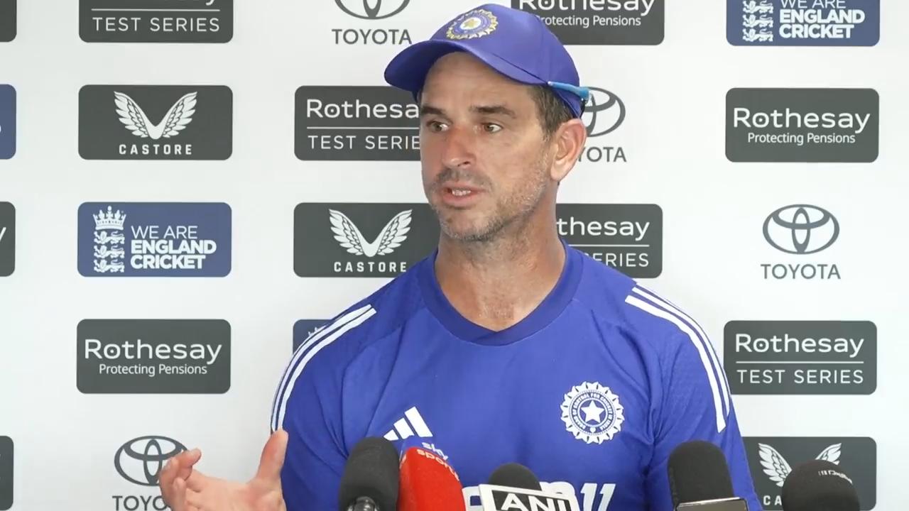 'Video thumbnail for 'No decision on Bumrah until the laast minute' - ten Doeschate on India's team selection ahead of 2nd Test'