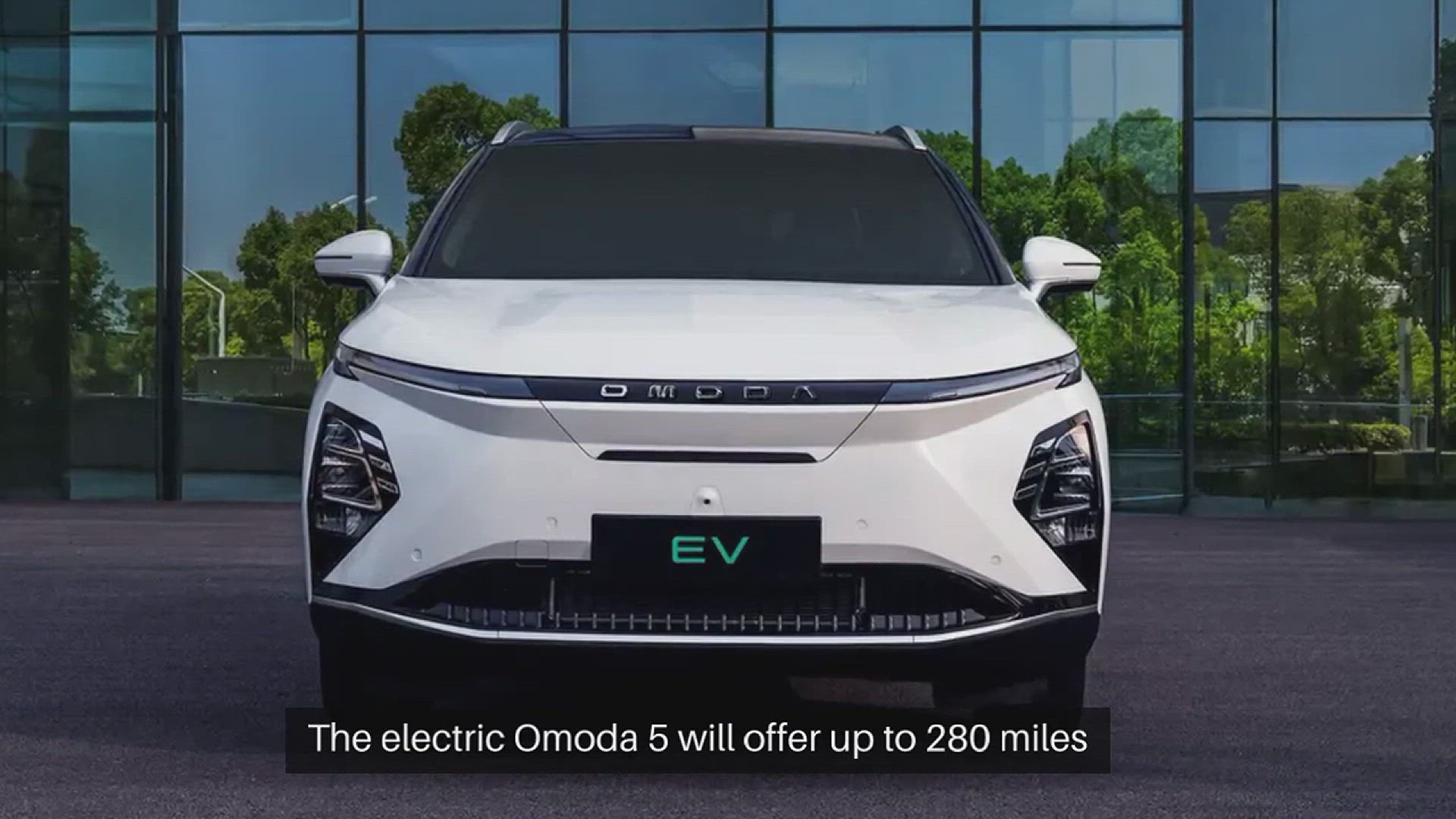 'Video thumbnail for The electric Omoda 5 will offer up to 280 miles of range'